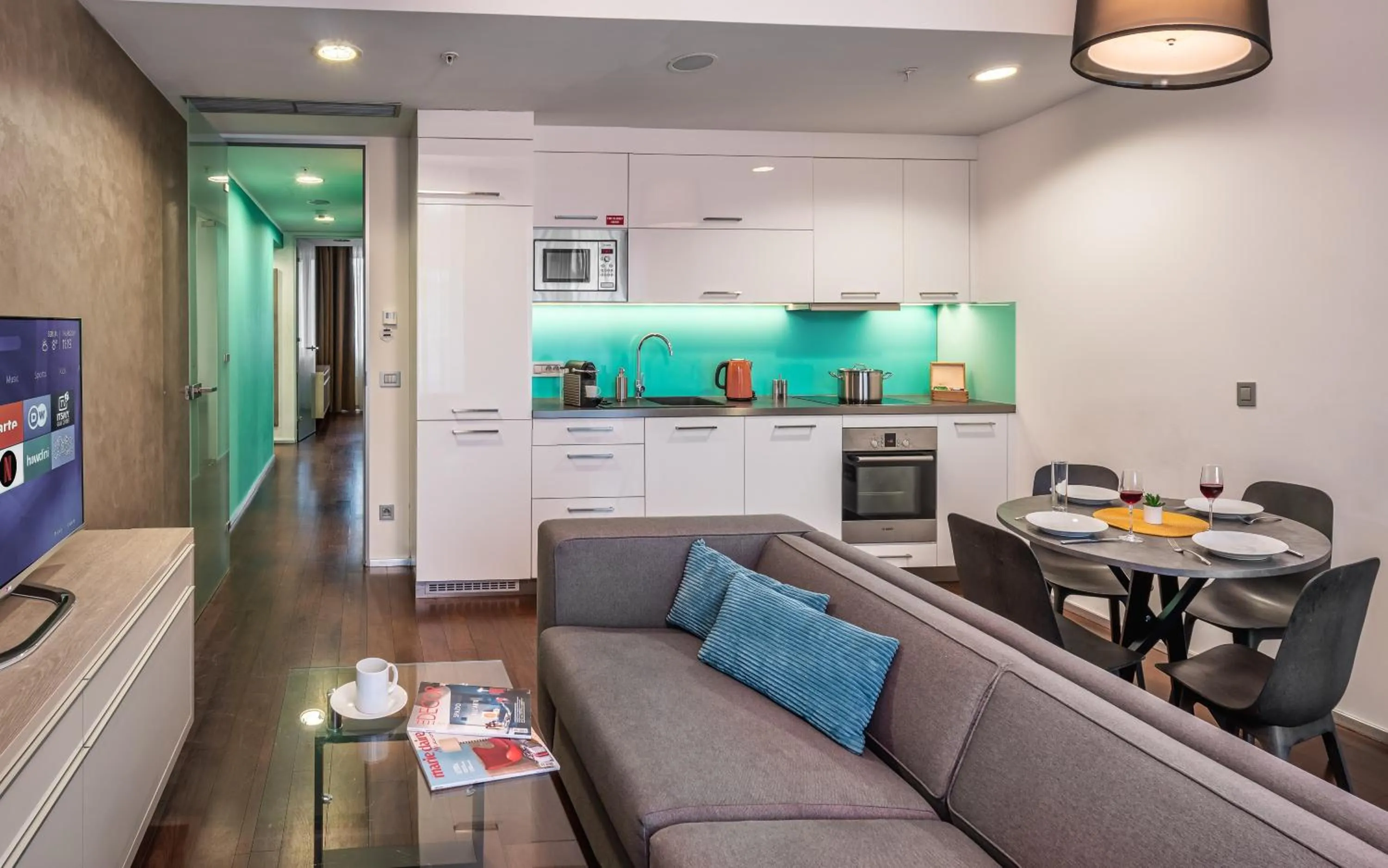 Kitchen or kitchenette in VN3 Terraces Suites by Adrez