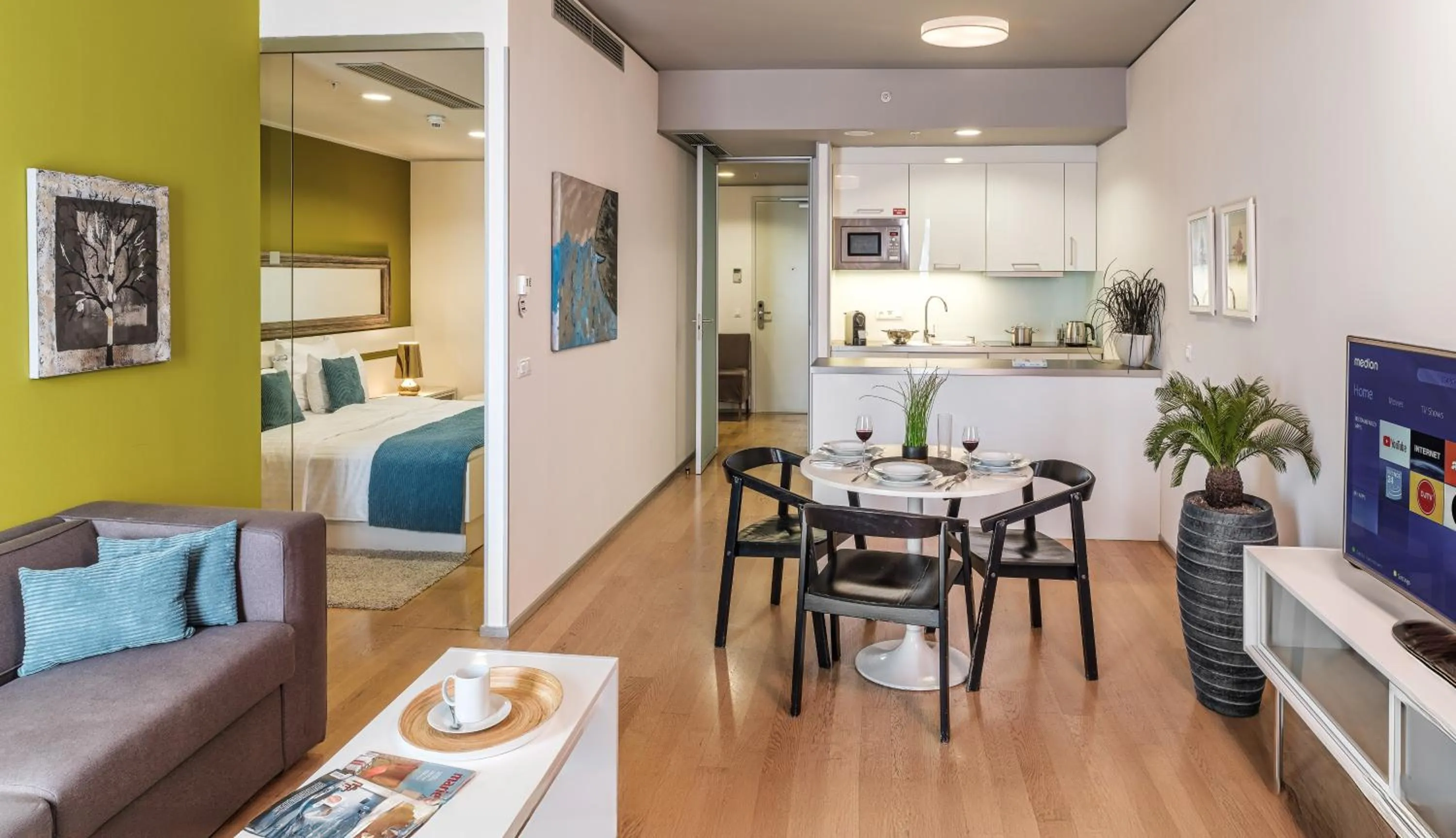 Kitchen or kitchenette in VN3 Terraces Suites by Adrez