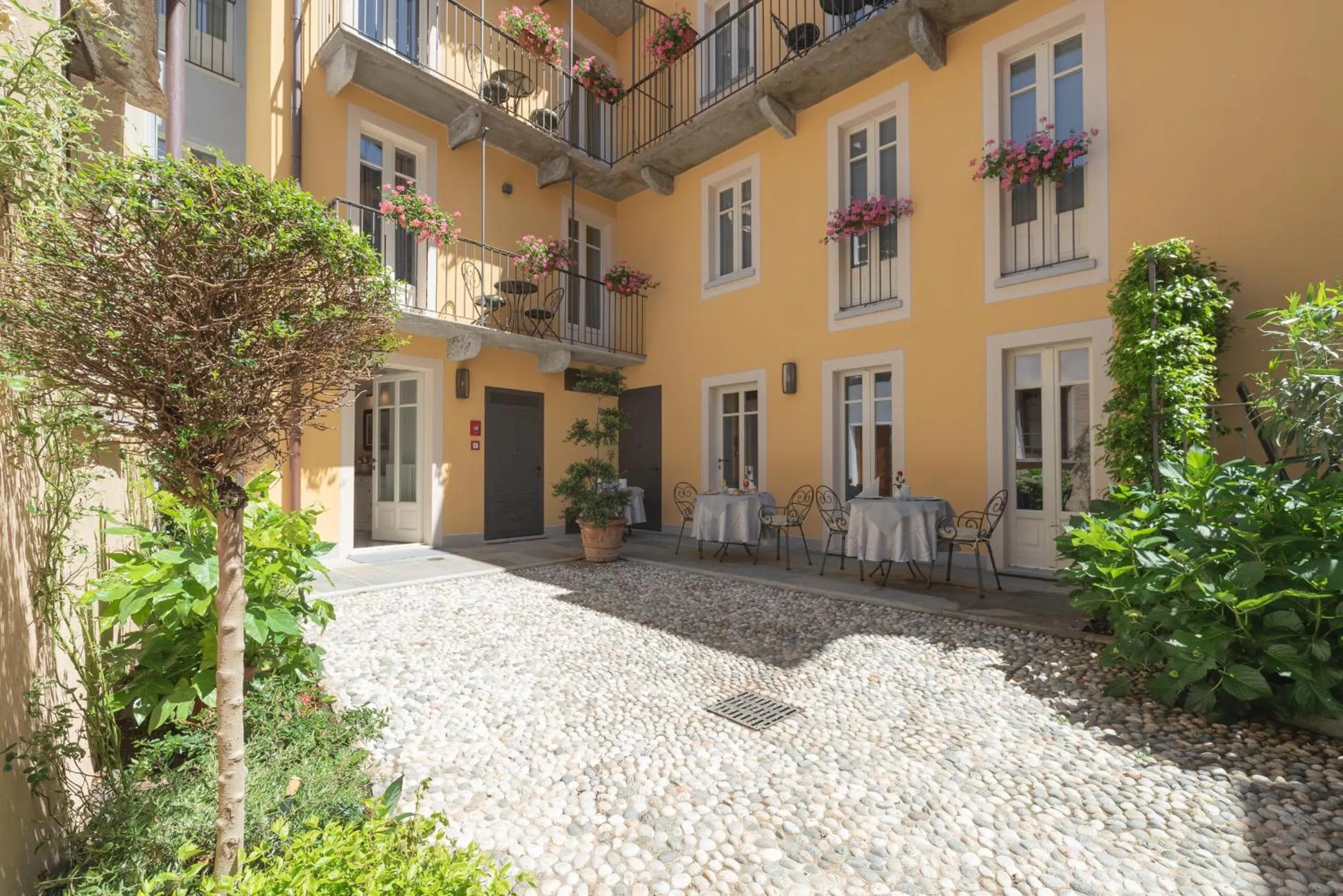 Property building in Antico Borgo B&B Cannobio