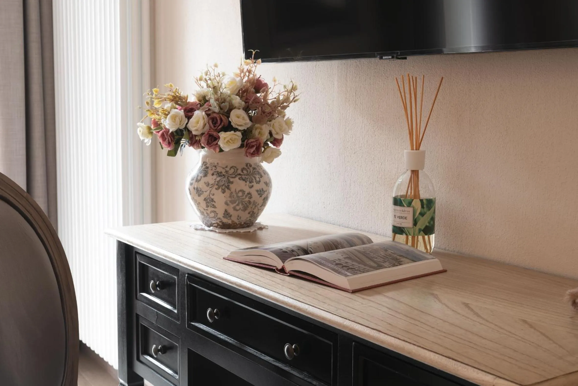 Bed in Antico Borgo B&B Cannobio