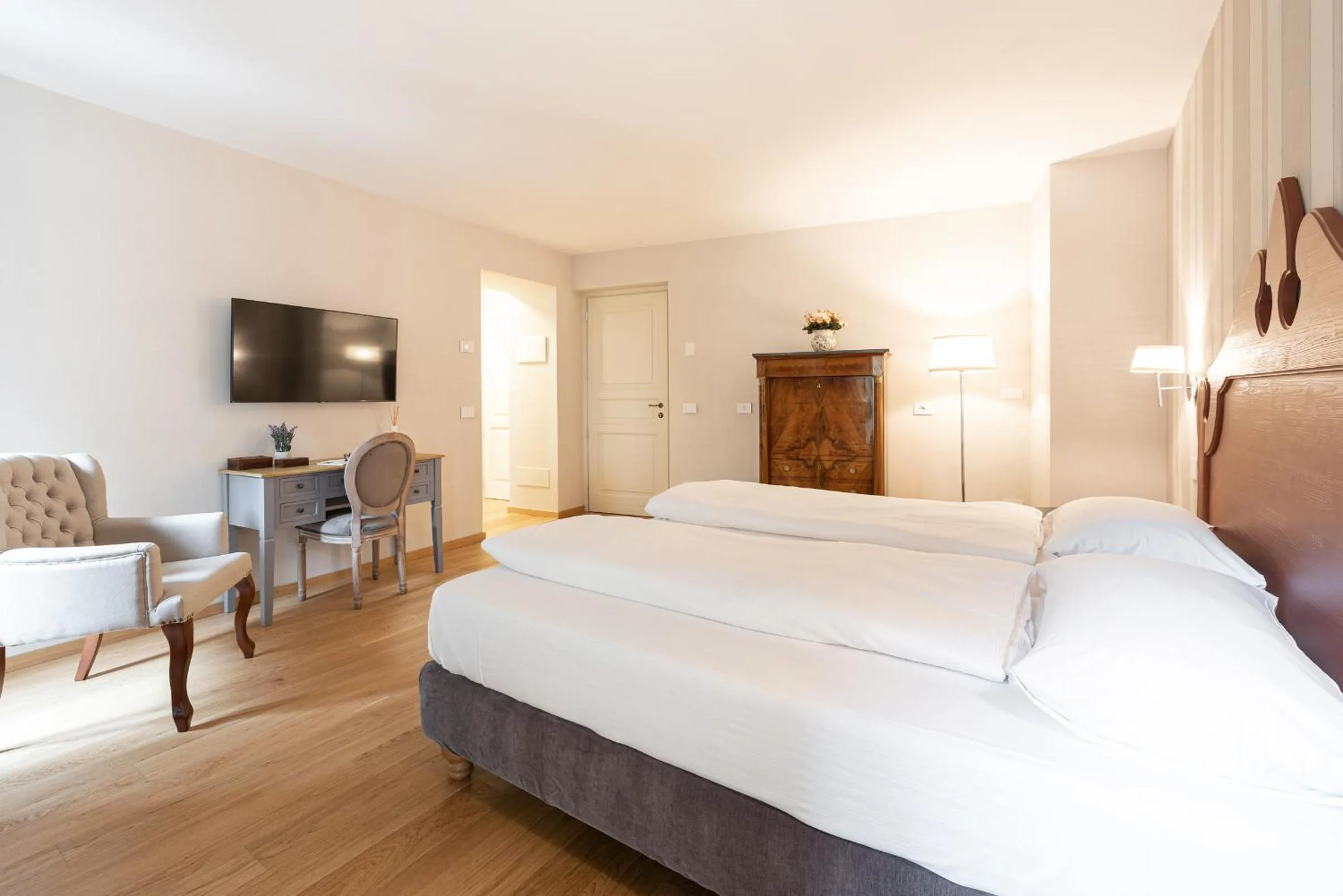 Bed in Antico Borgo B&B Cannobio