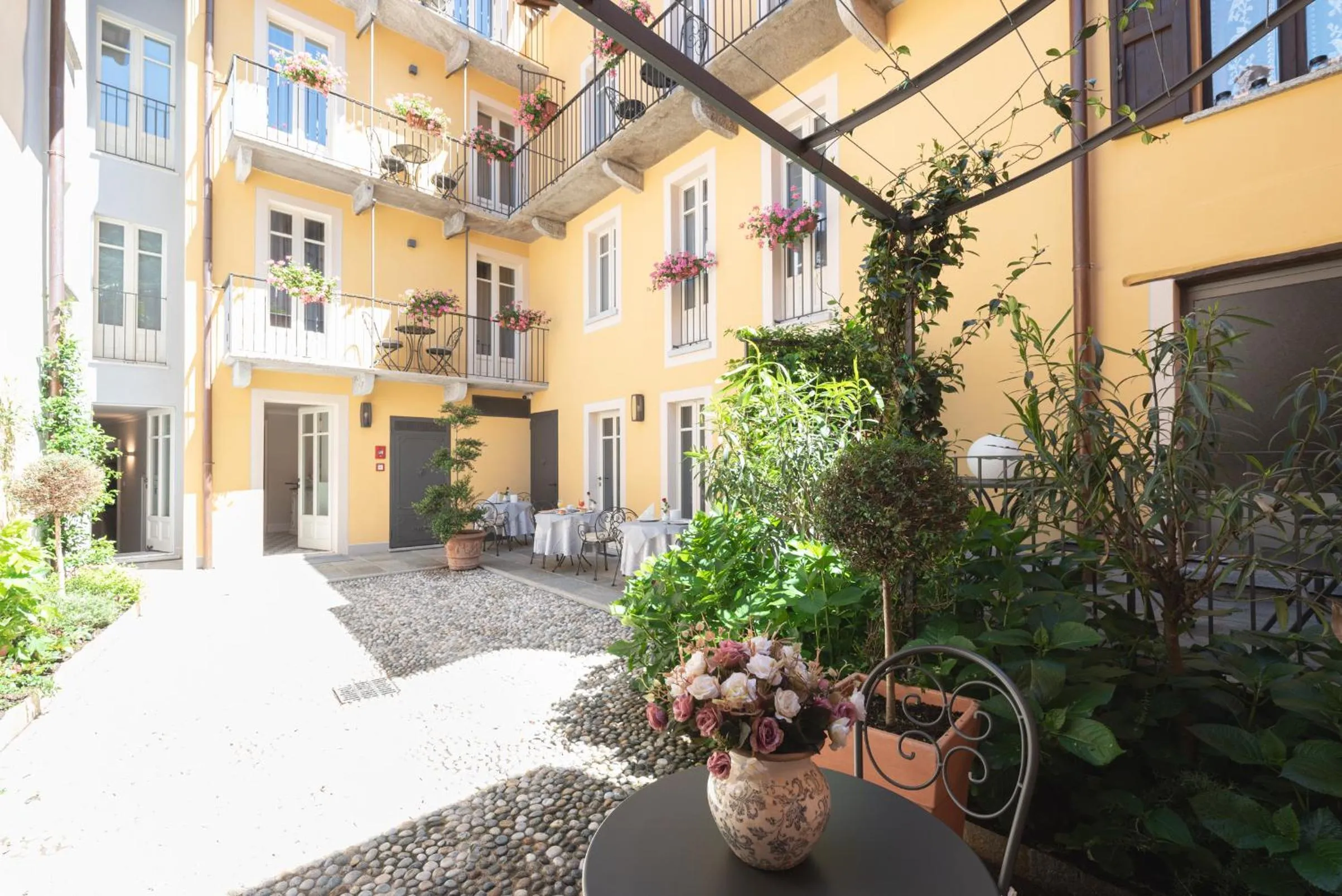 Property building in Antico Borgo B&B Cannobio