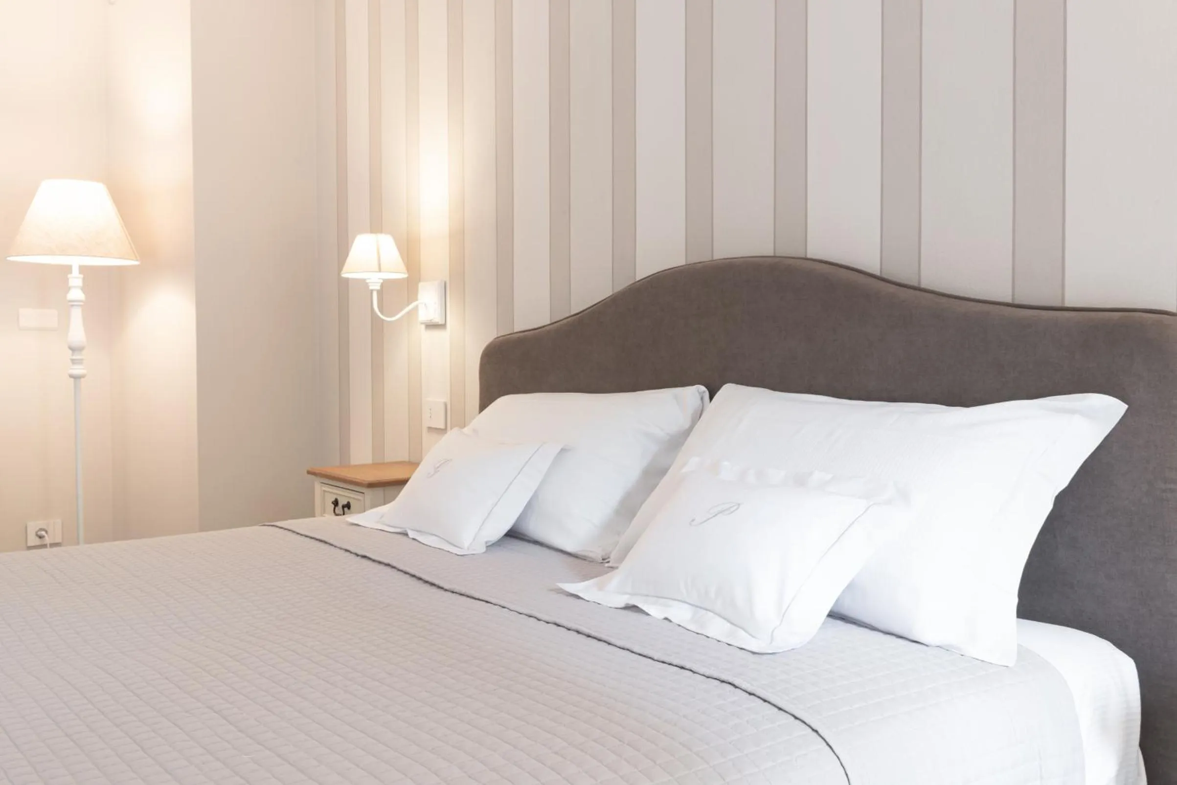 Bed in Antico Borgo B&B Cannobio