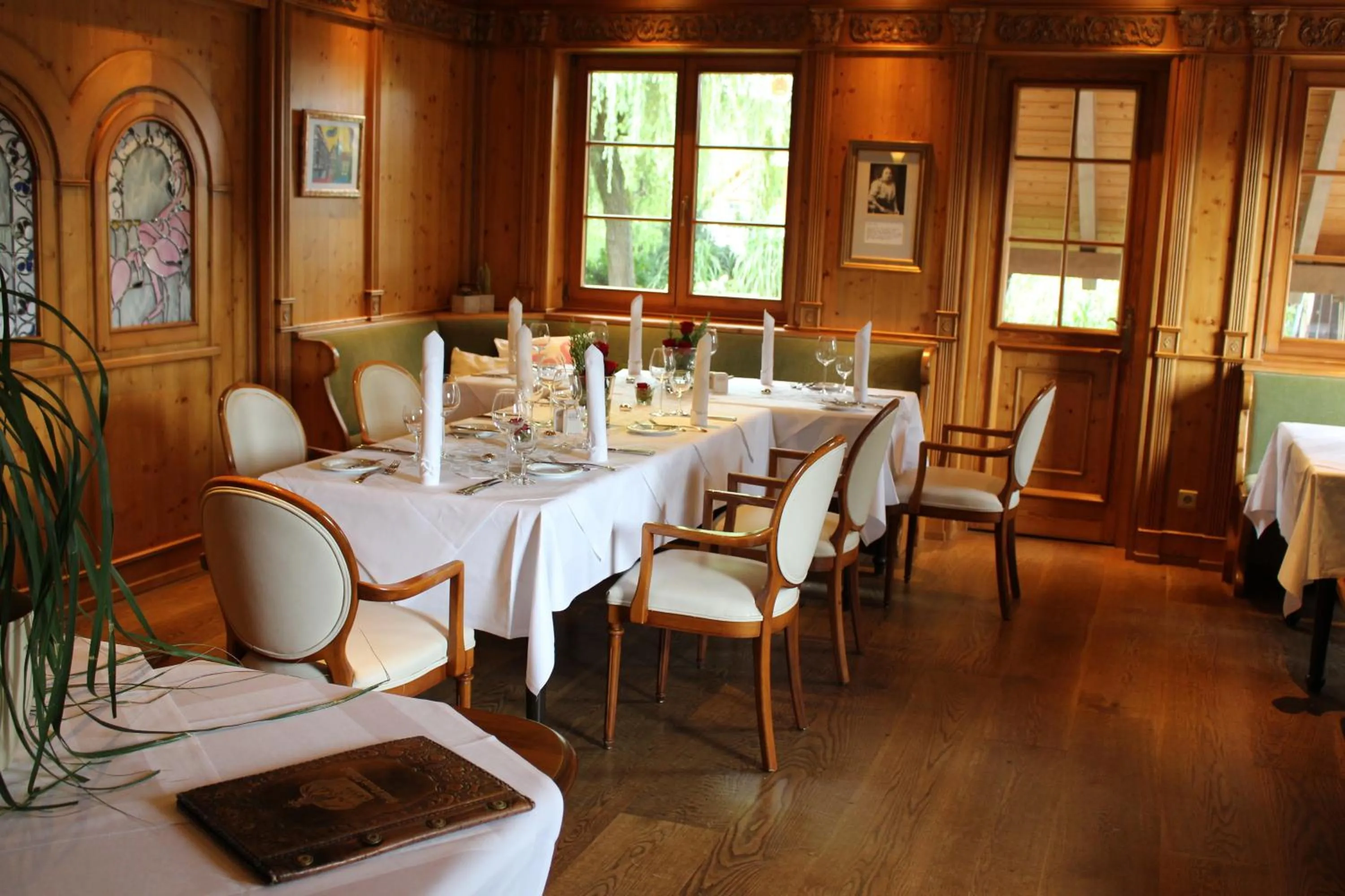 Restaurant/places to eat in Parkhotel Krone