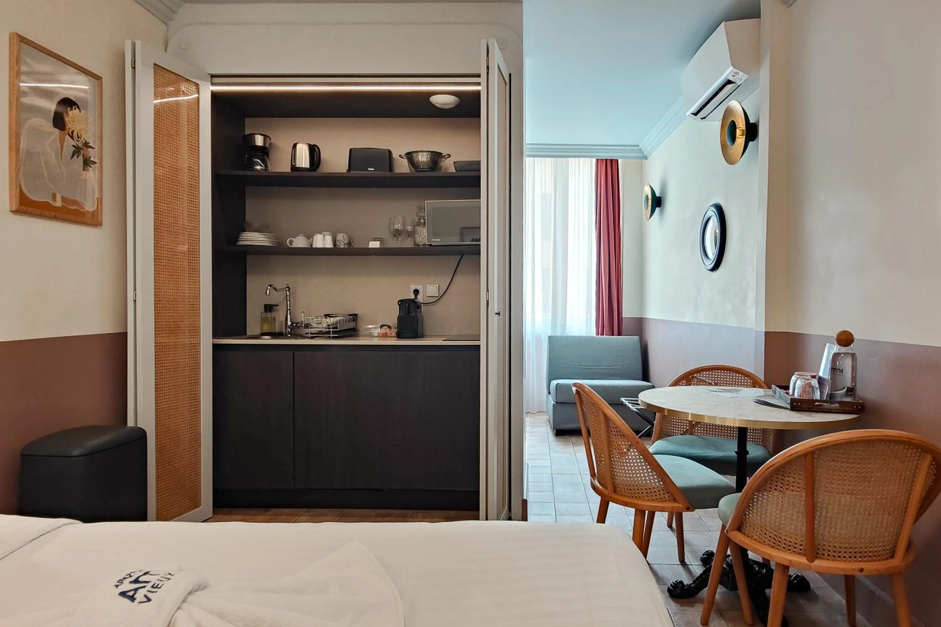 Kitchen or kitchenette in Hotel Aparthotel AMMI Vieux Nice