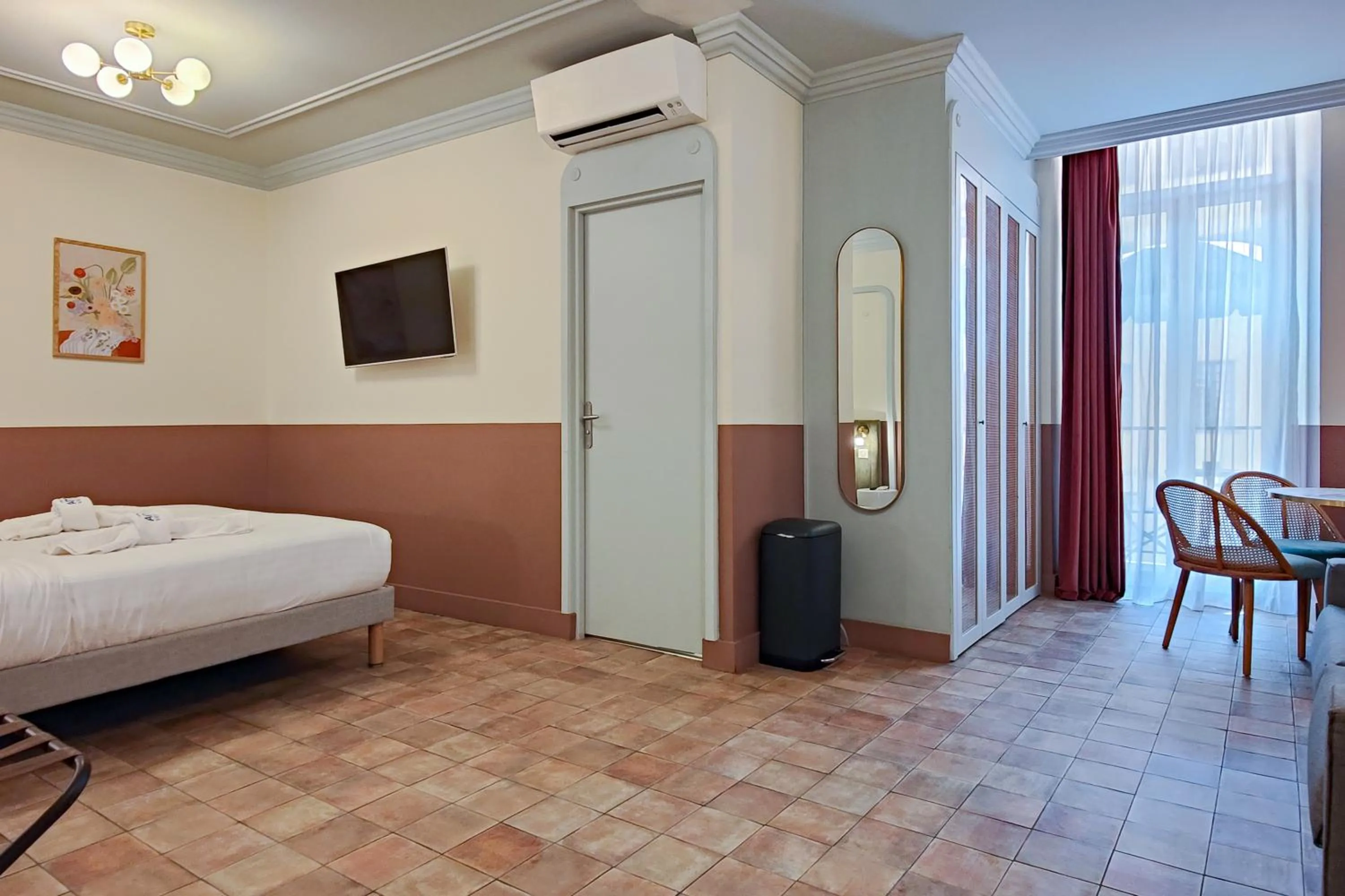 Photo of the whole room, Bed in Hotel Aparthotel AMMI Vieux Nice