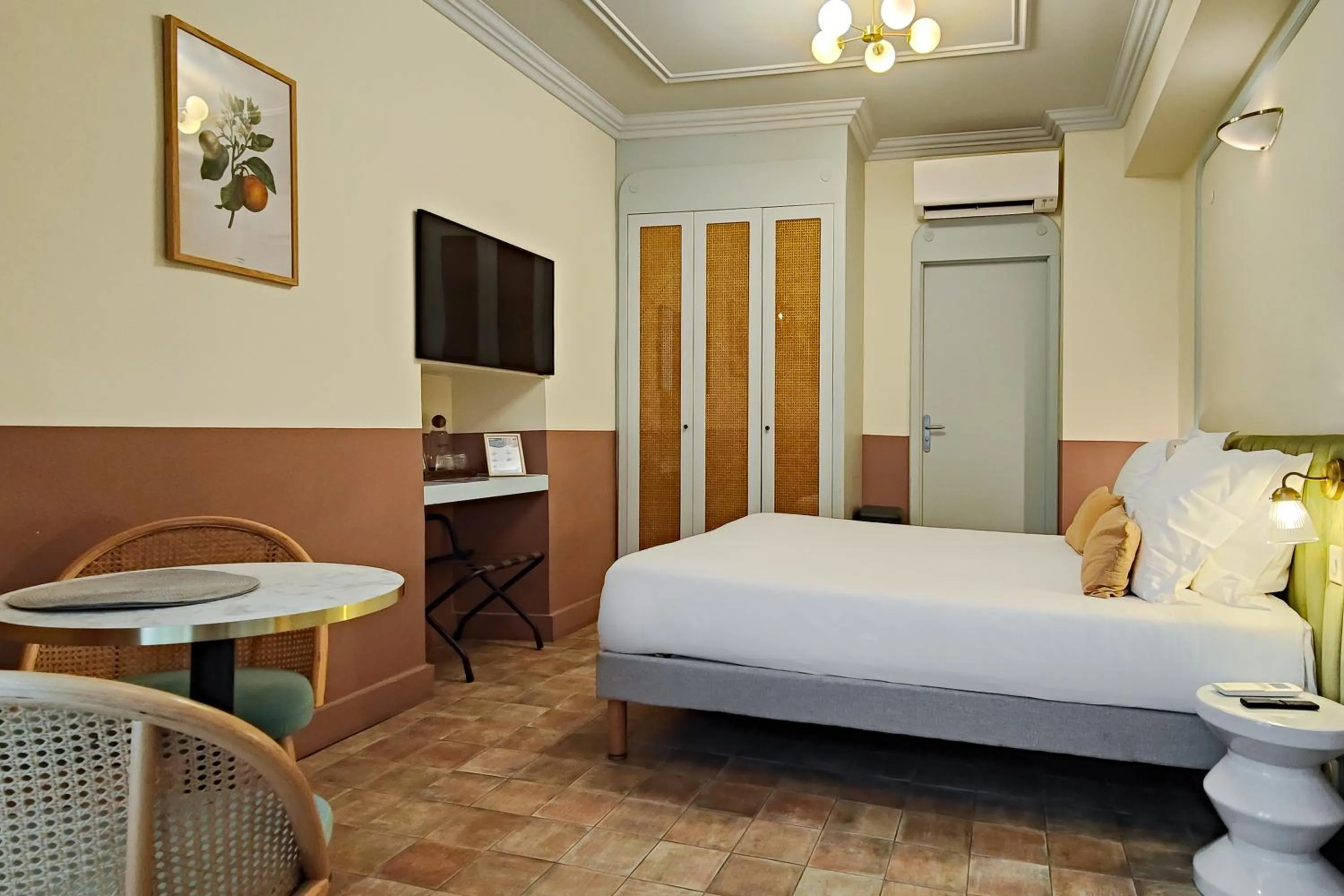 Photo of the whole room, Bed in Hotel Aparthotel AMMI Vieux Nice