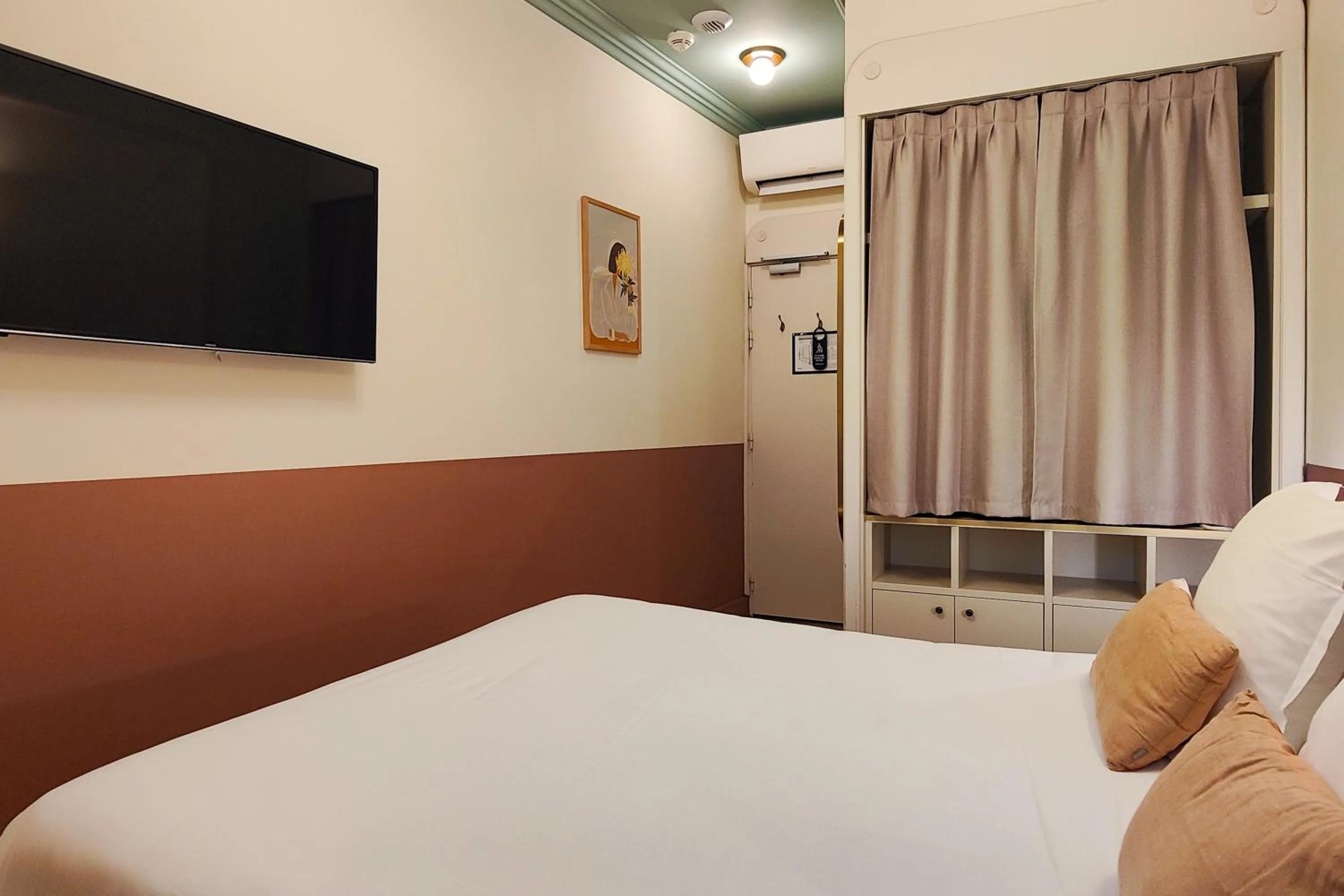 Photo of the whole room, Bed in Hotel Aparthotel AMMI Vieux Nice