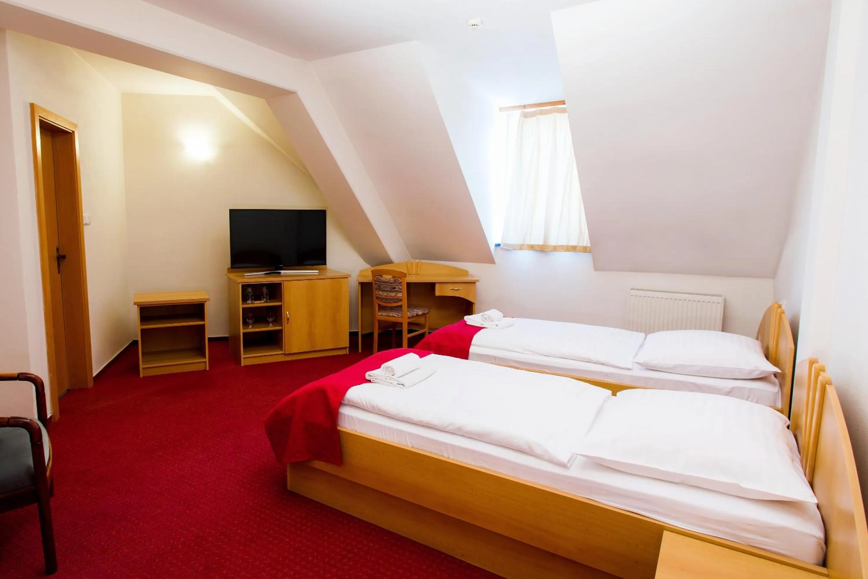 TV and multimedia, Bed in Hotel pod Zámkom