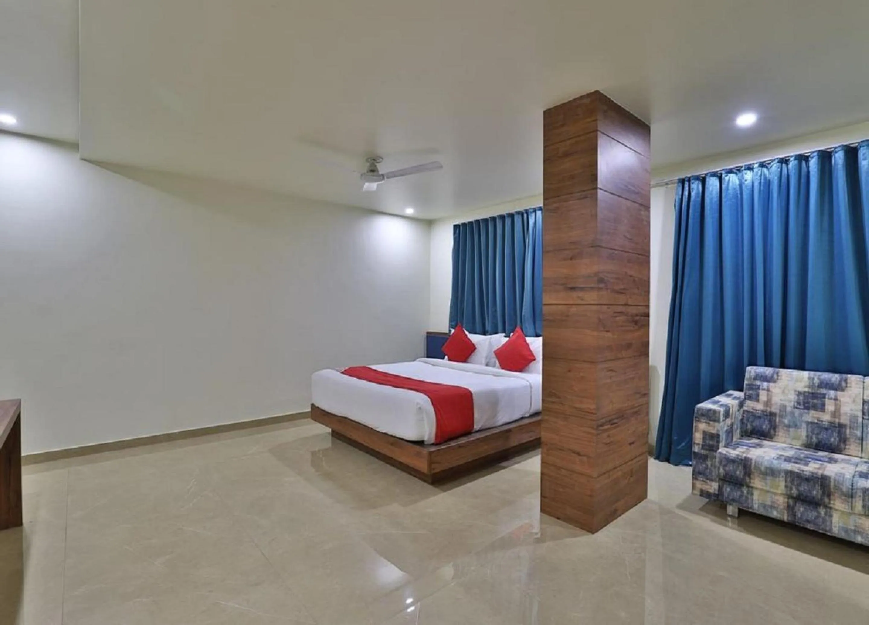 Bedroom, Bed in Hotel Kuber