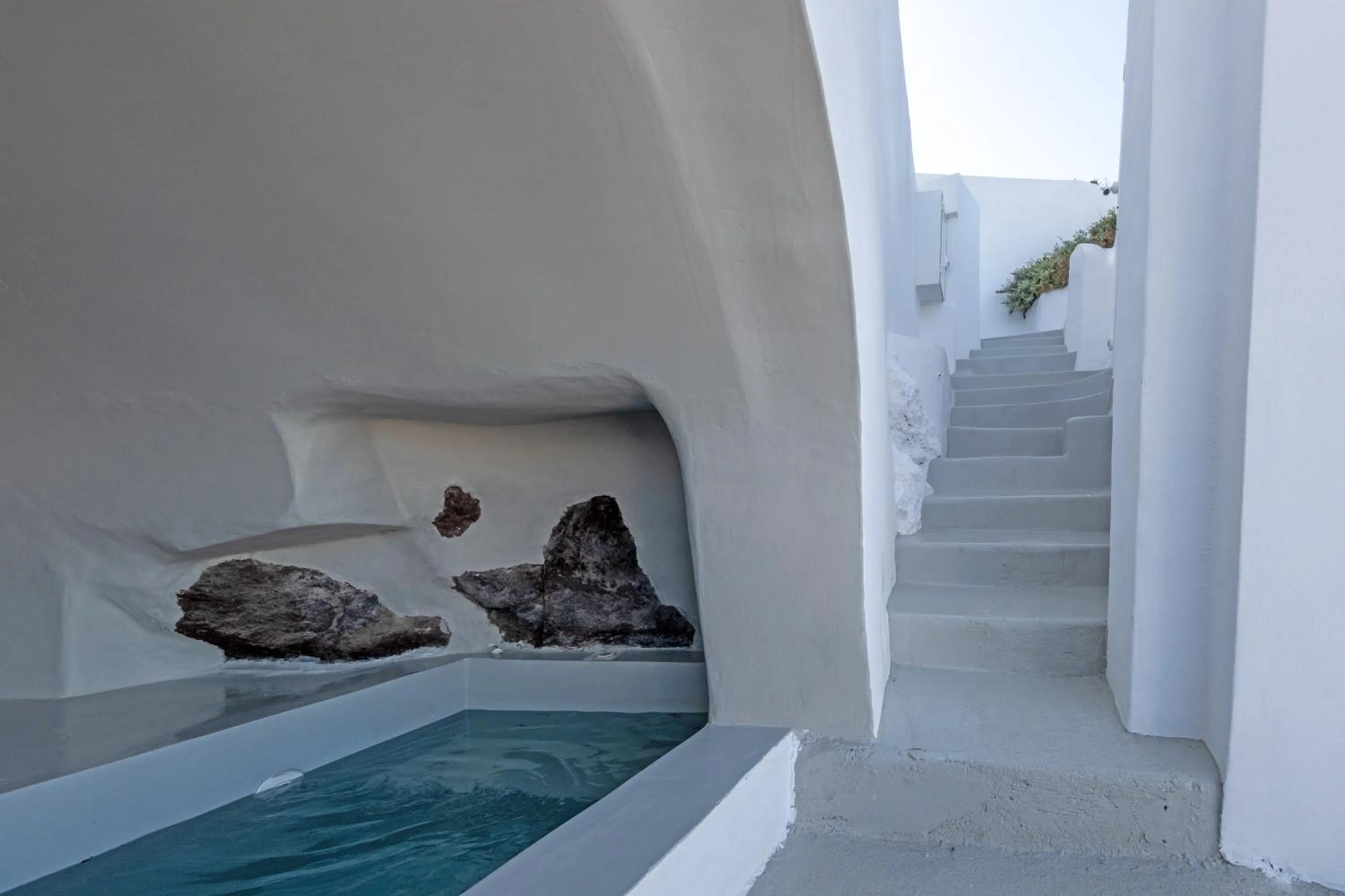 Anemos Cave Suites