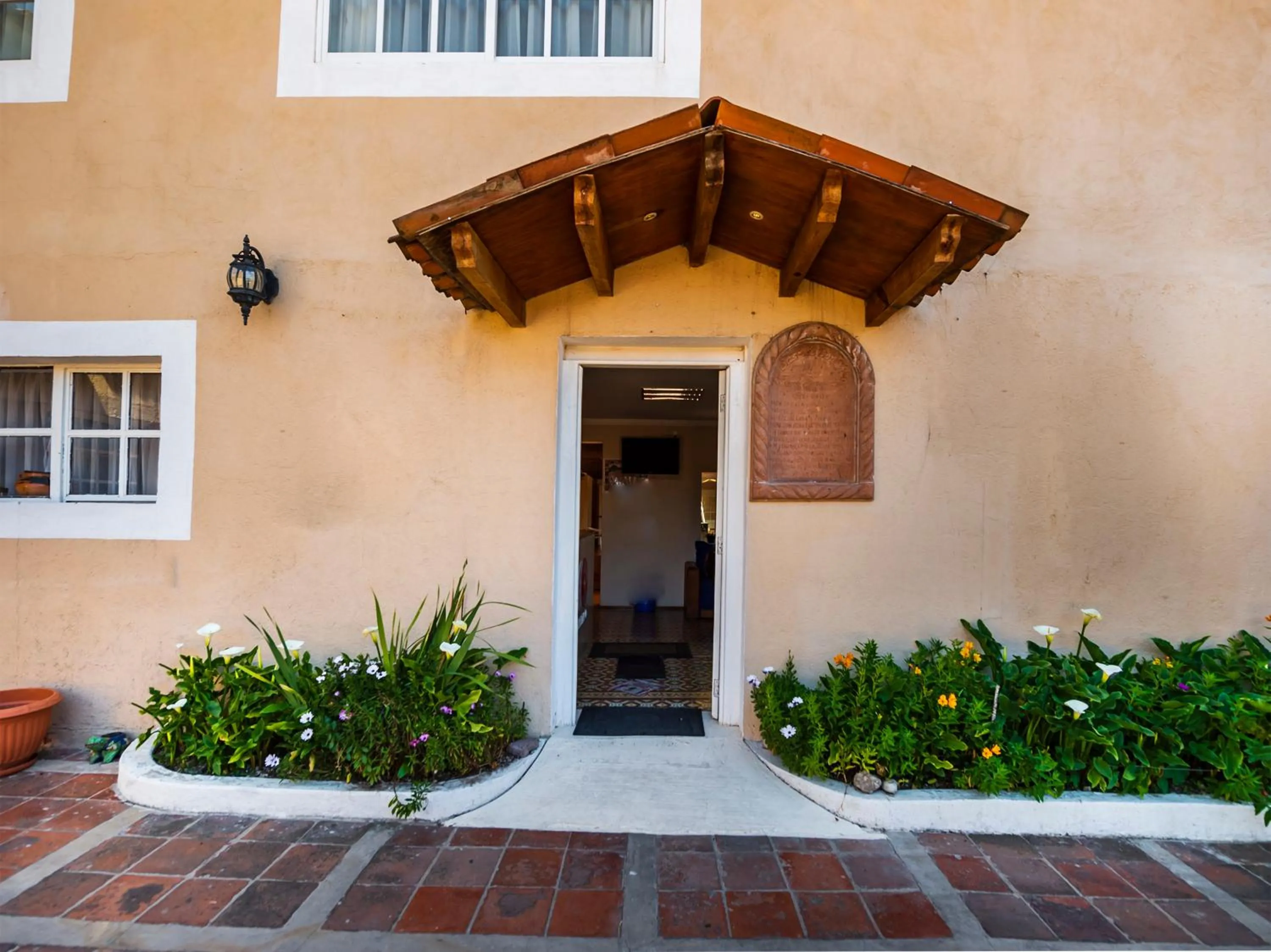 Facade/entrance in Hotel La Casa de Don Tito, Jocotitlan