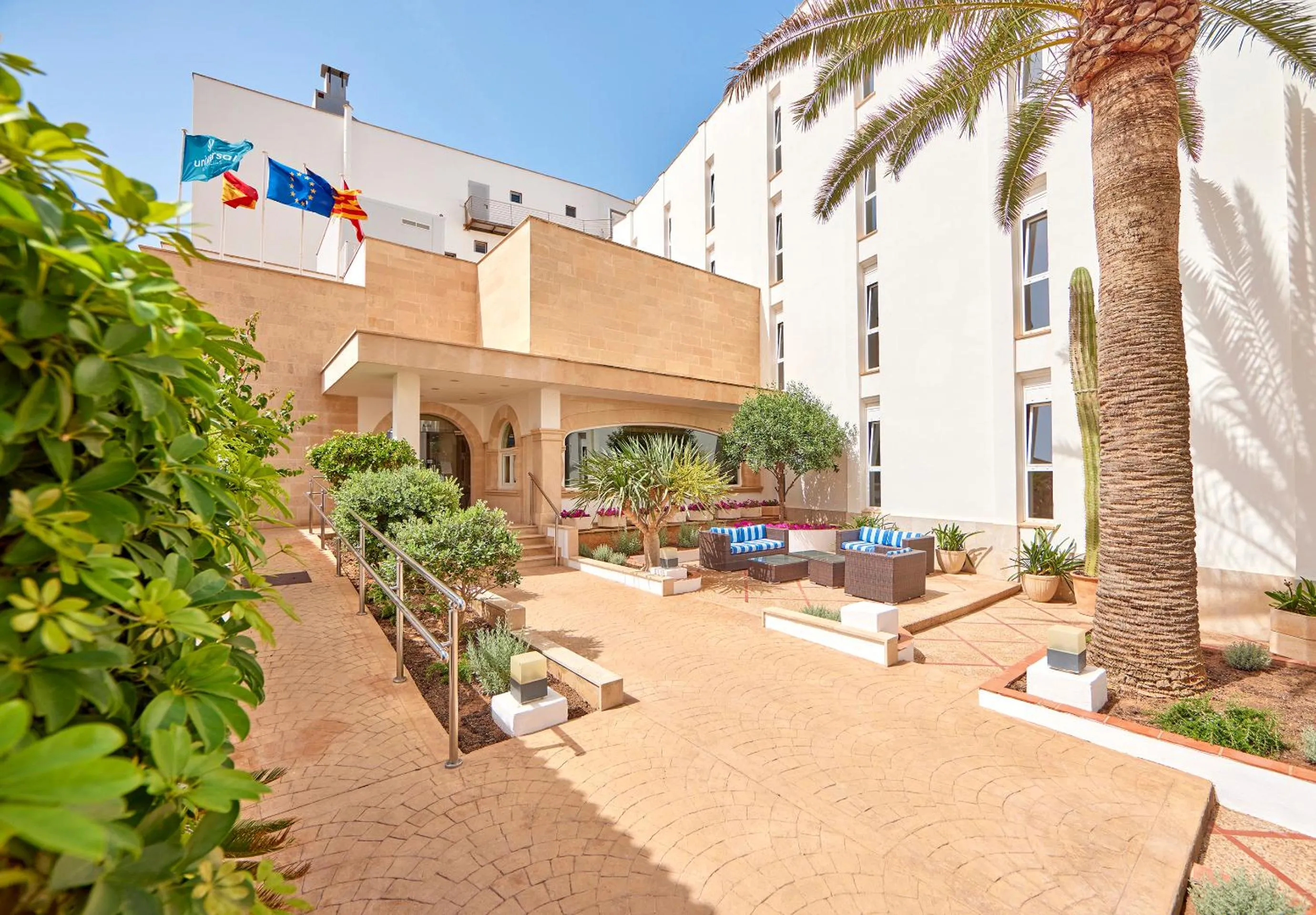 Facade/entrance in Universal Hotel Cabo Blanco - Adults Only