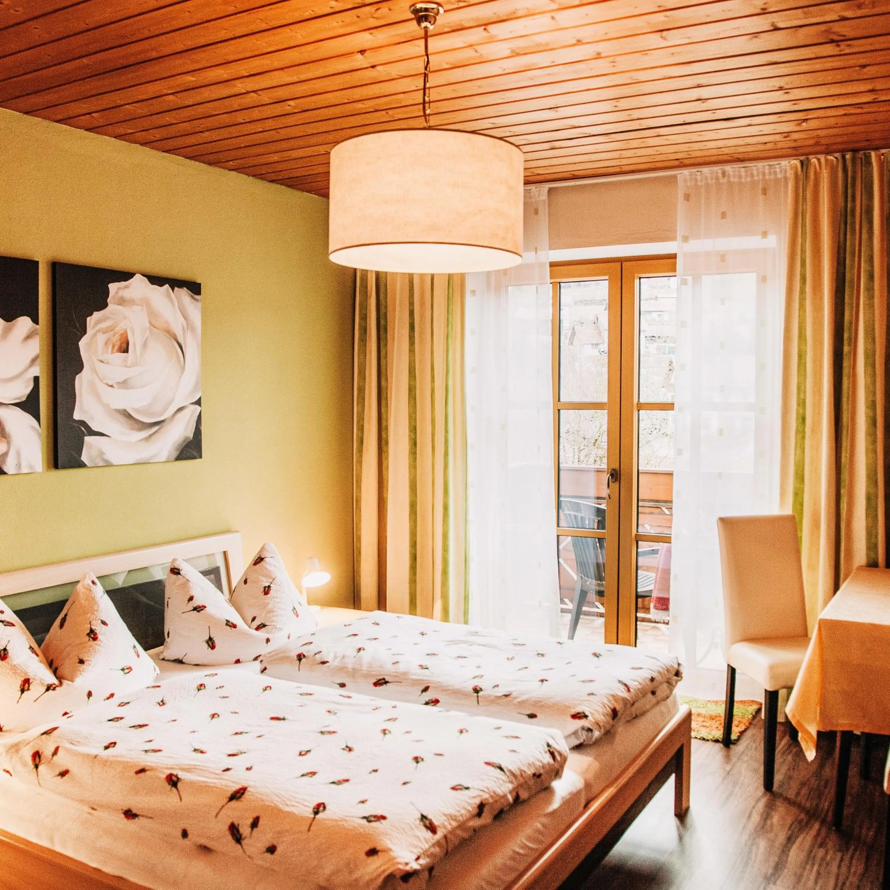 Photo of the whole room, Bed in Oberer Wirt