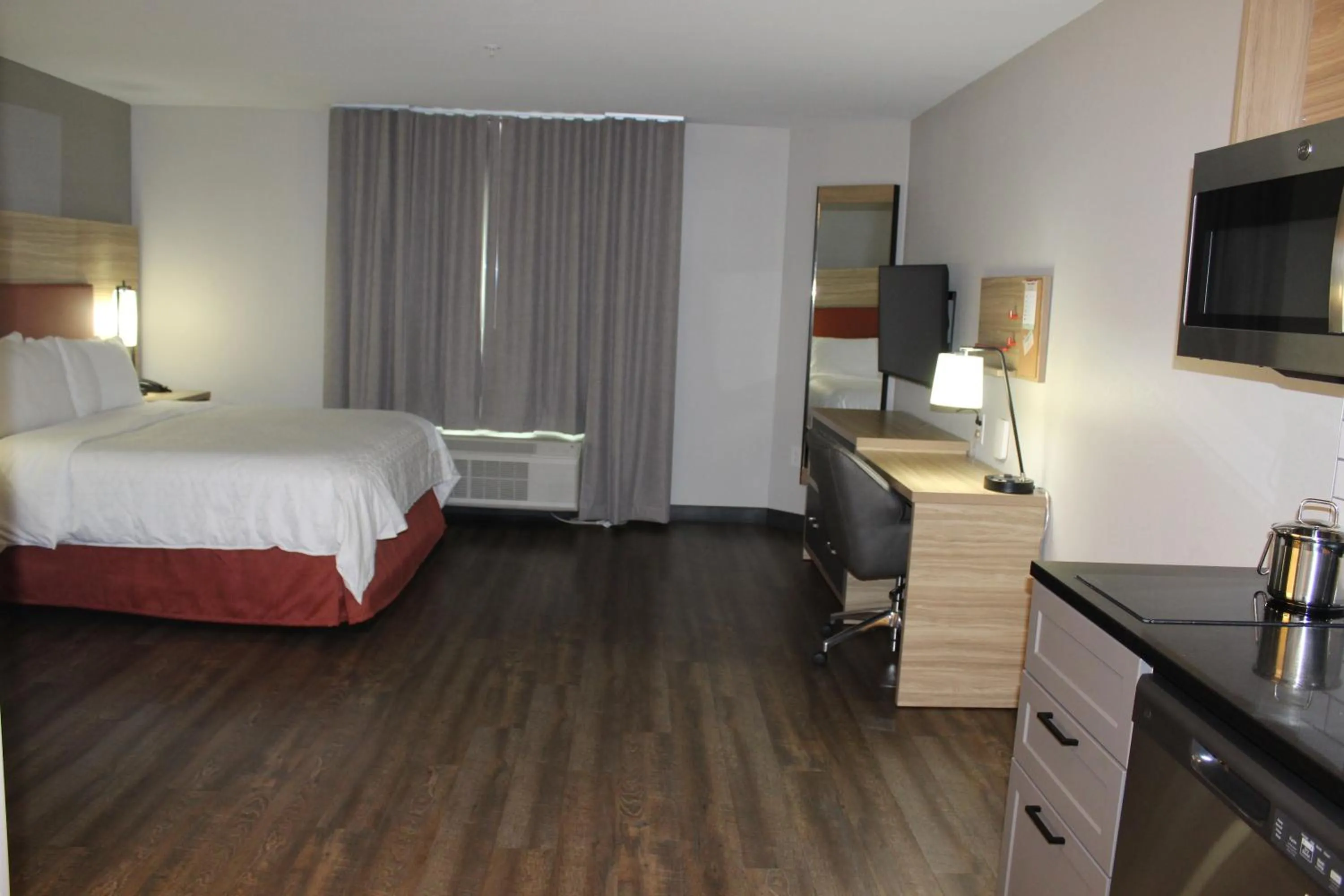 Bedroom, Bed in Candlewood Suites - Nashville South by IHG