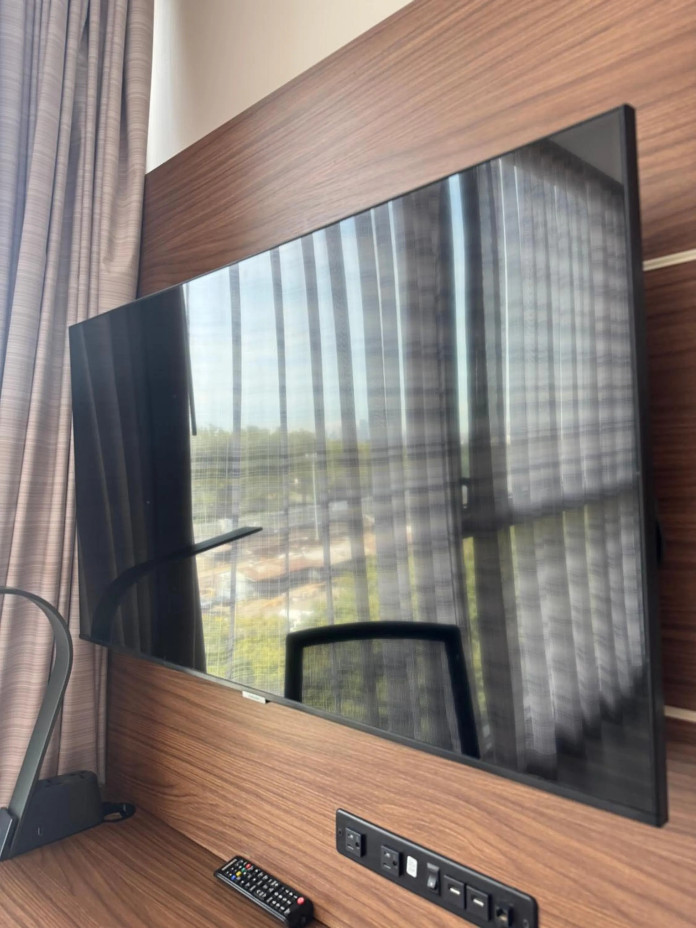 TV and multimedia in Holiday Inn Express - NYC Brooklyn - Sunset Park by IHG