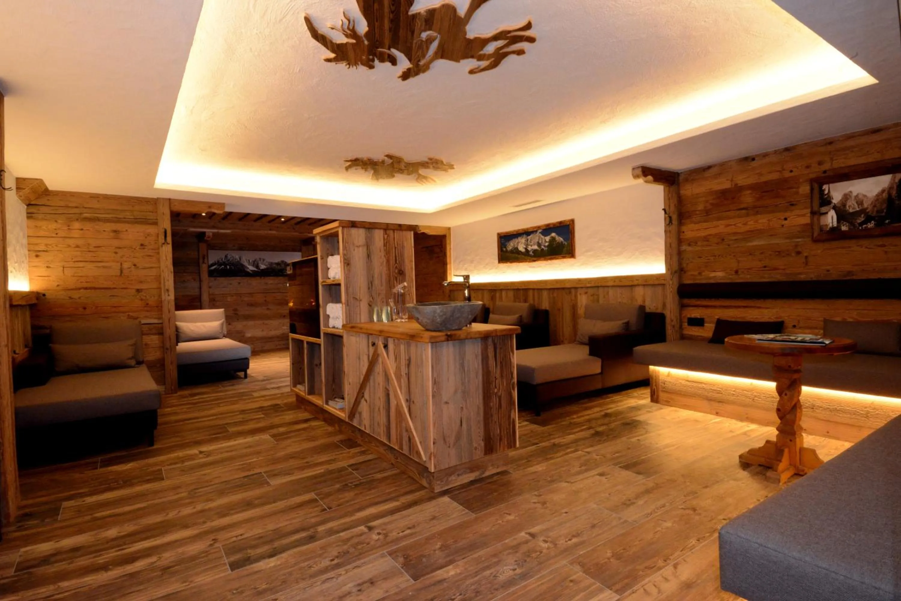 Sauna, Bed in Hotel Restaurant Hexenalm