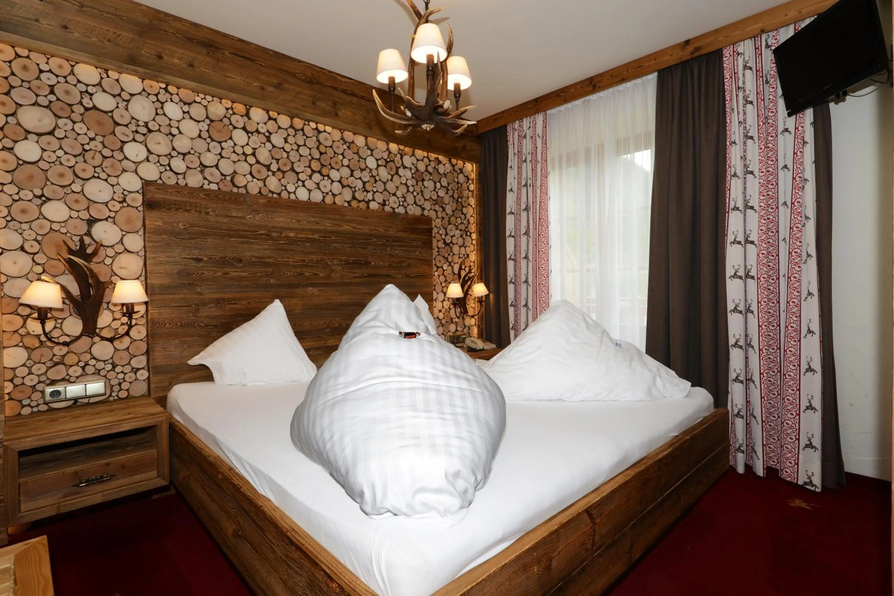Photo of the whole room, Bed in Hotel Restaurant Hexenalm