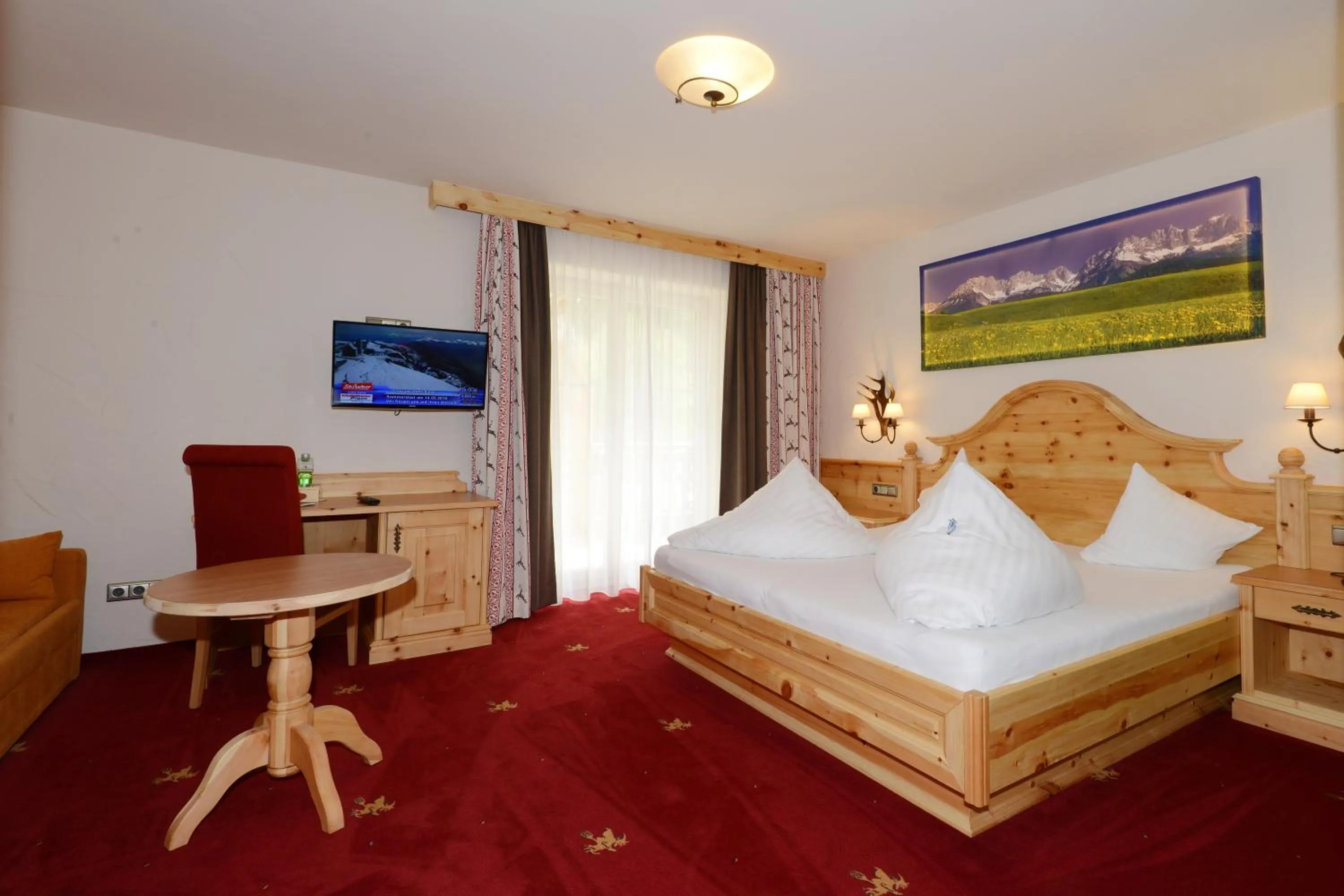 Photo of the whole room, Bed in Hotel Restaurant Hexenalm