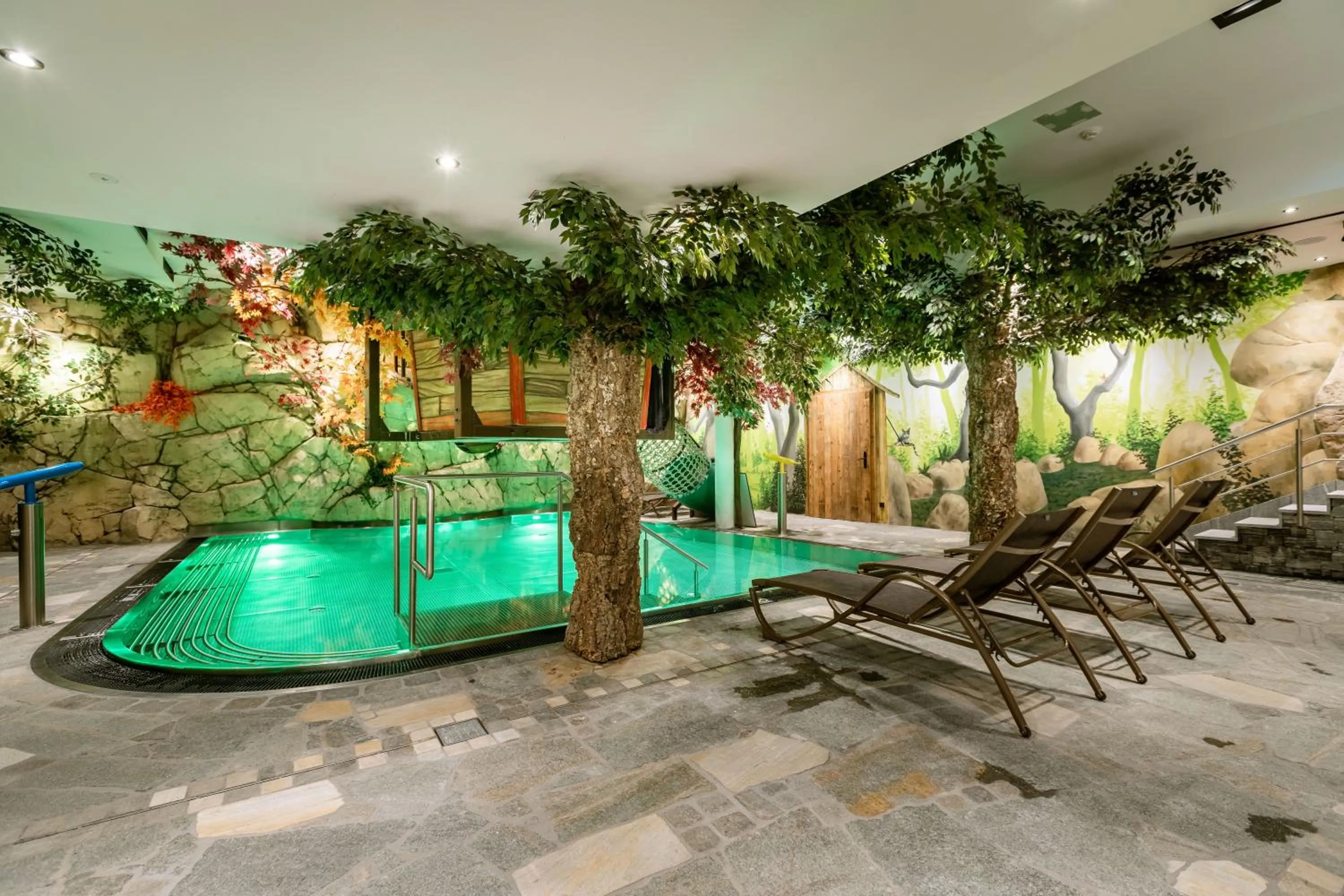 Swimming pool in Hotel Restaurant Hexenalm