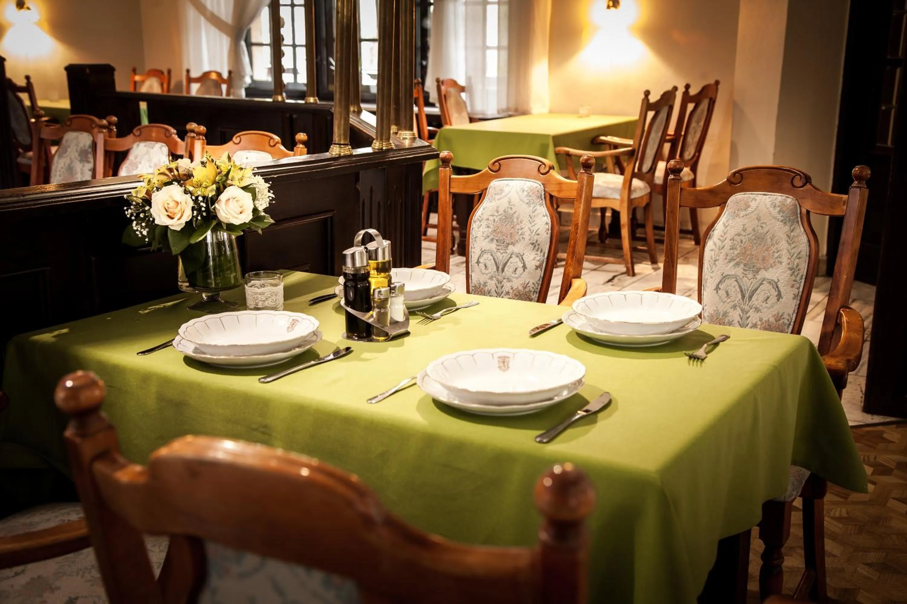 Restaurant/places to eat in Hotel Maria