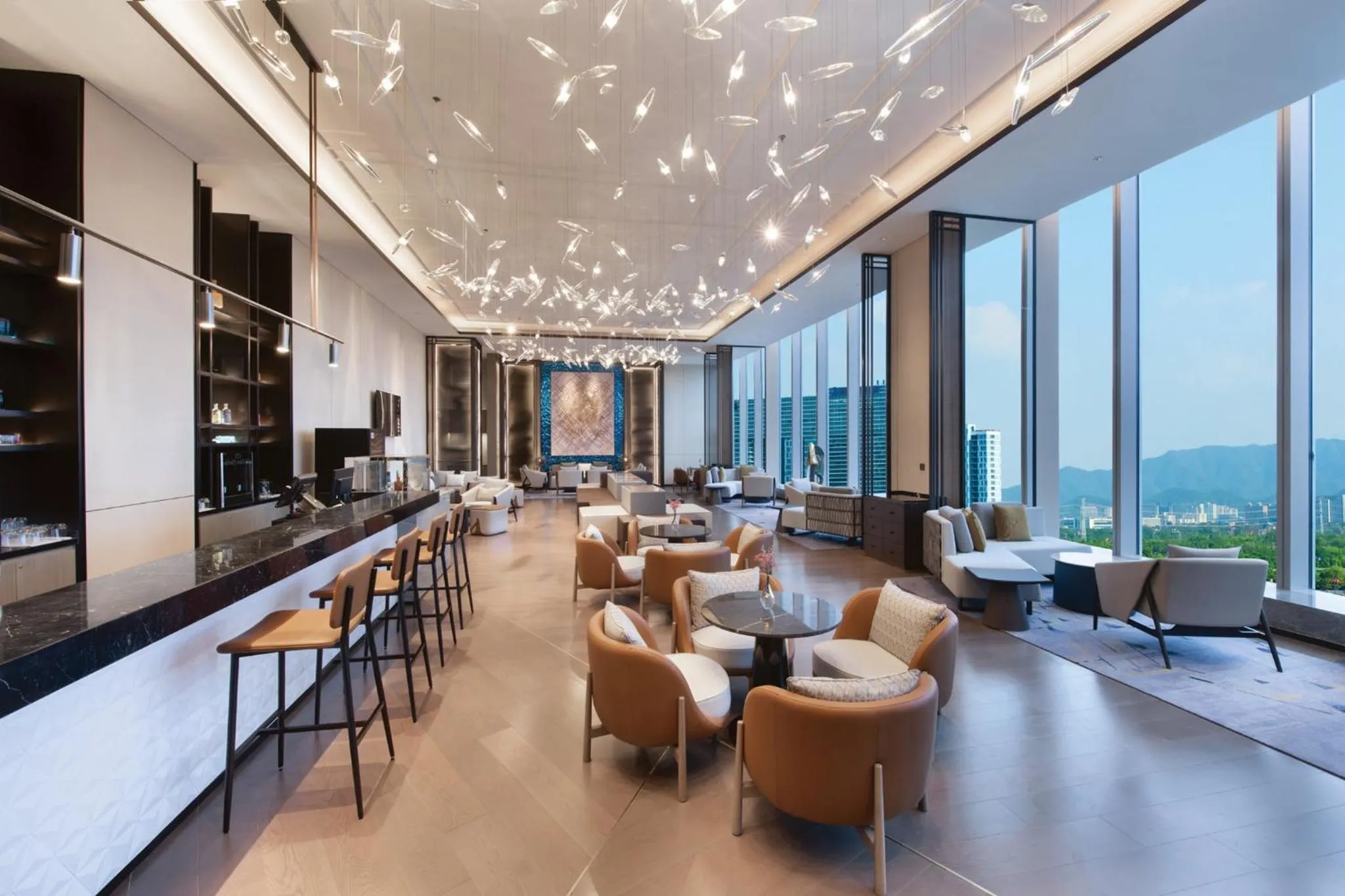Lounge or bar in Crowne Plaza Hangzhou Science City by IHG