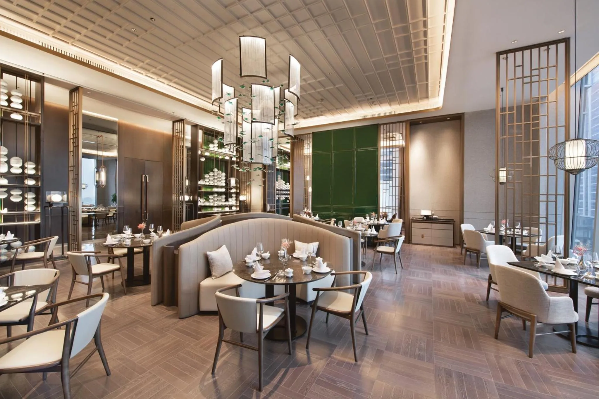 Restaurant/places to eat in Crowne Plaza Hangzhou Science City by IHG