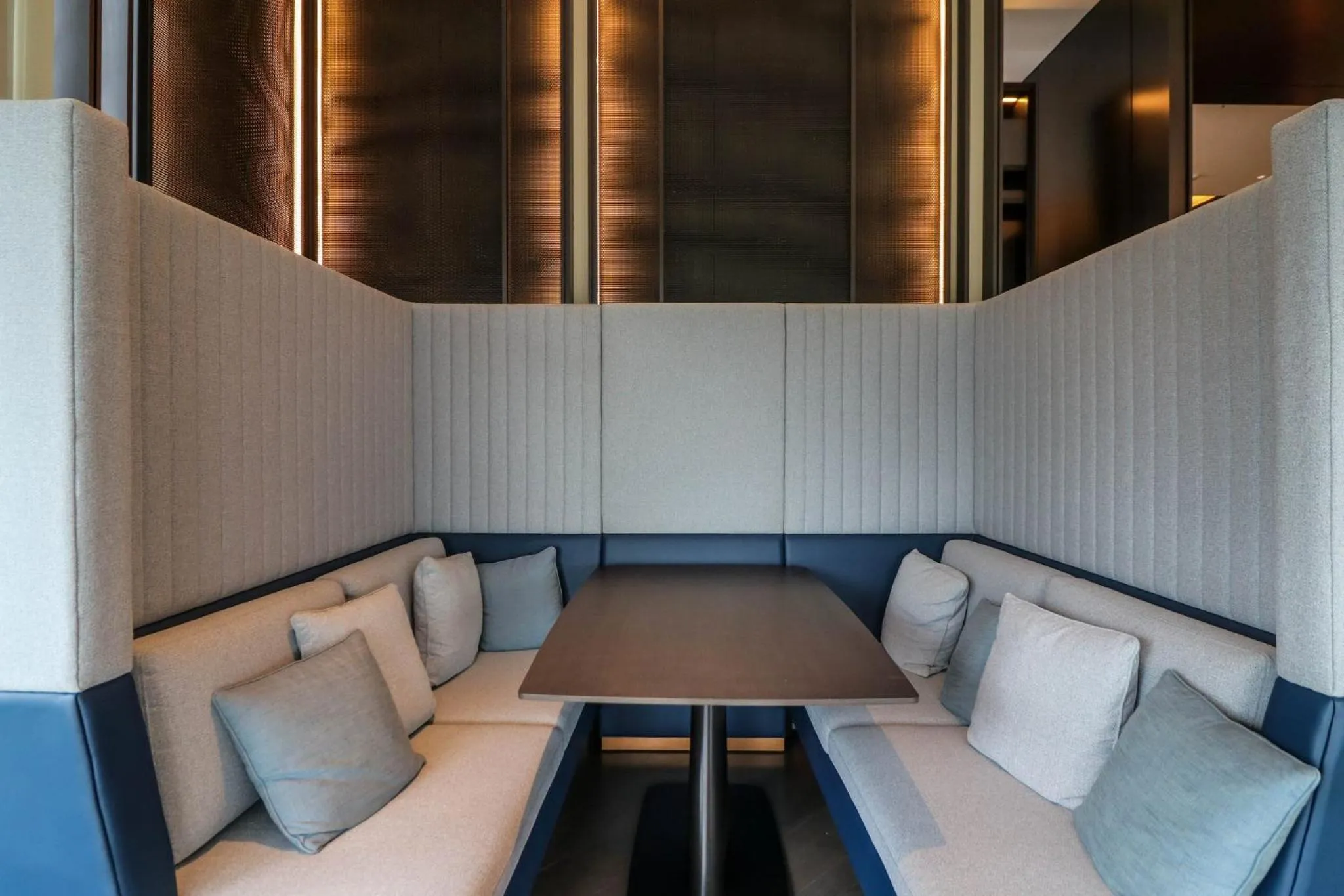 Meeting/conference room in Crowne Plaza Hangzhou Science City by IHG