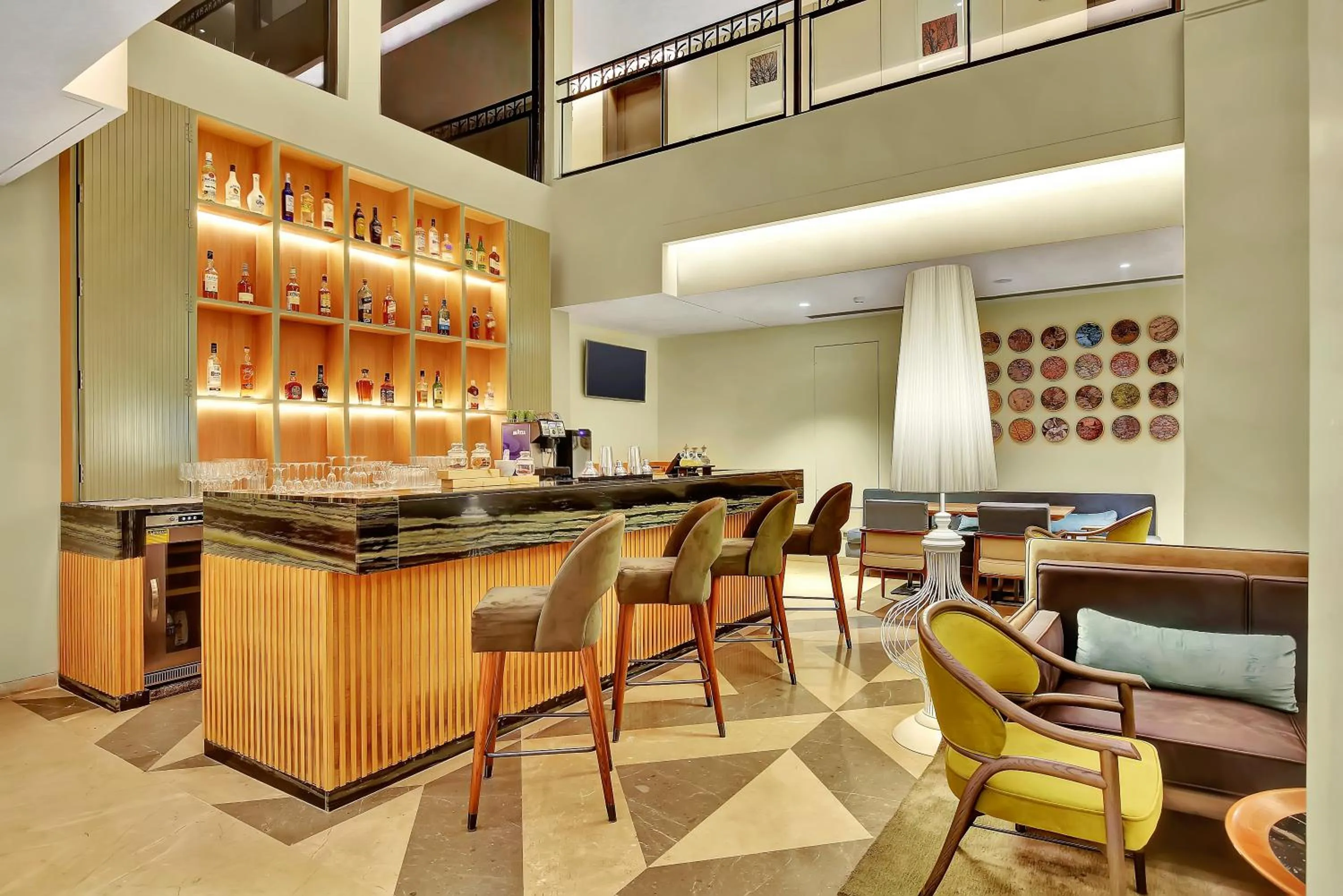 Lounge or bar in Holiday Inn Goa Candolim