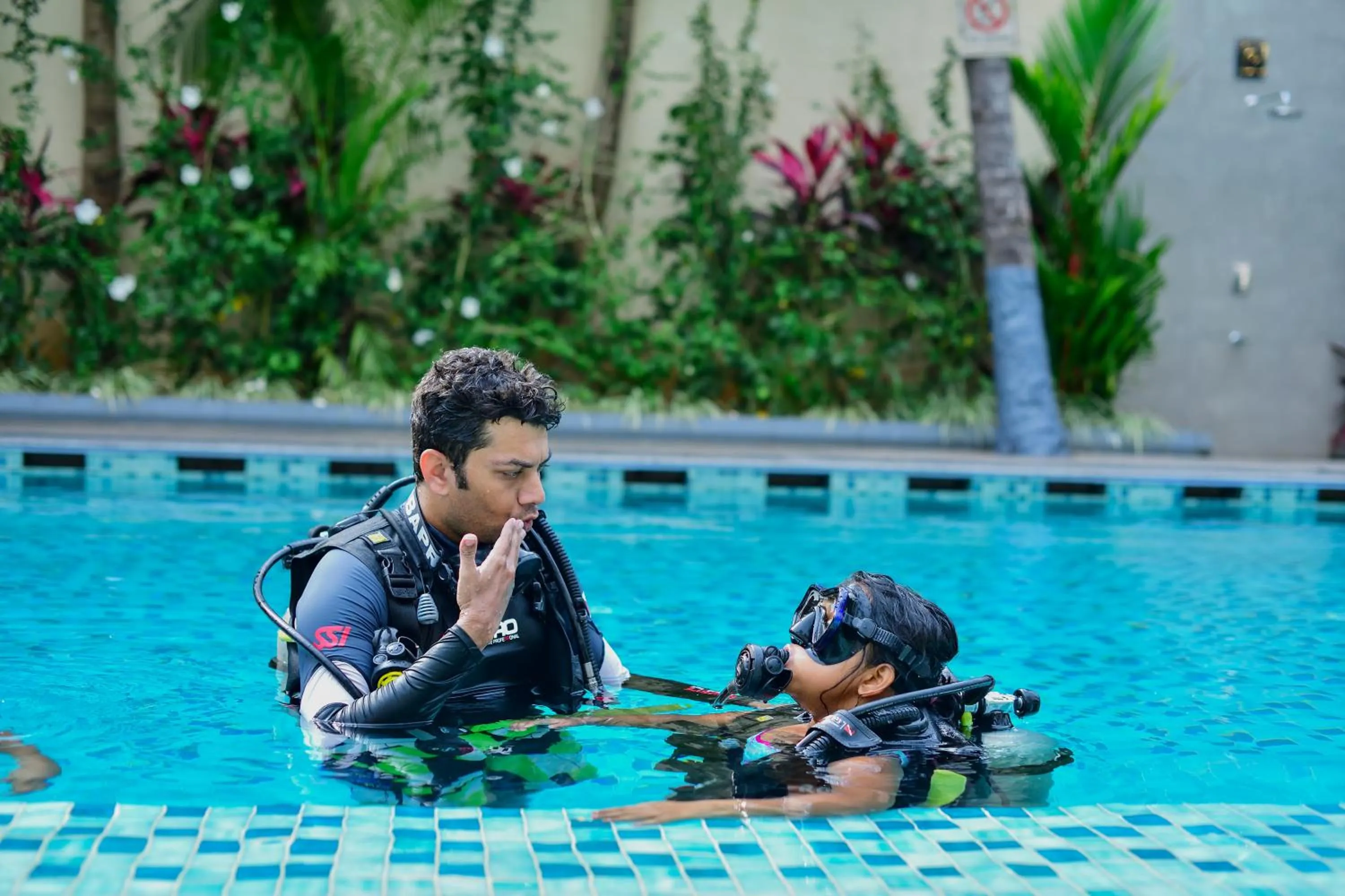 Snorkeling in Holiday Inn Goa Candolim