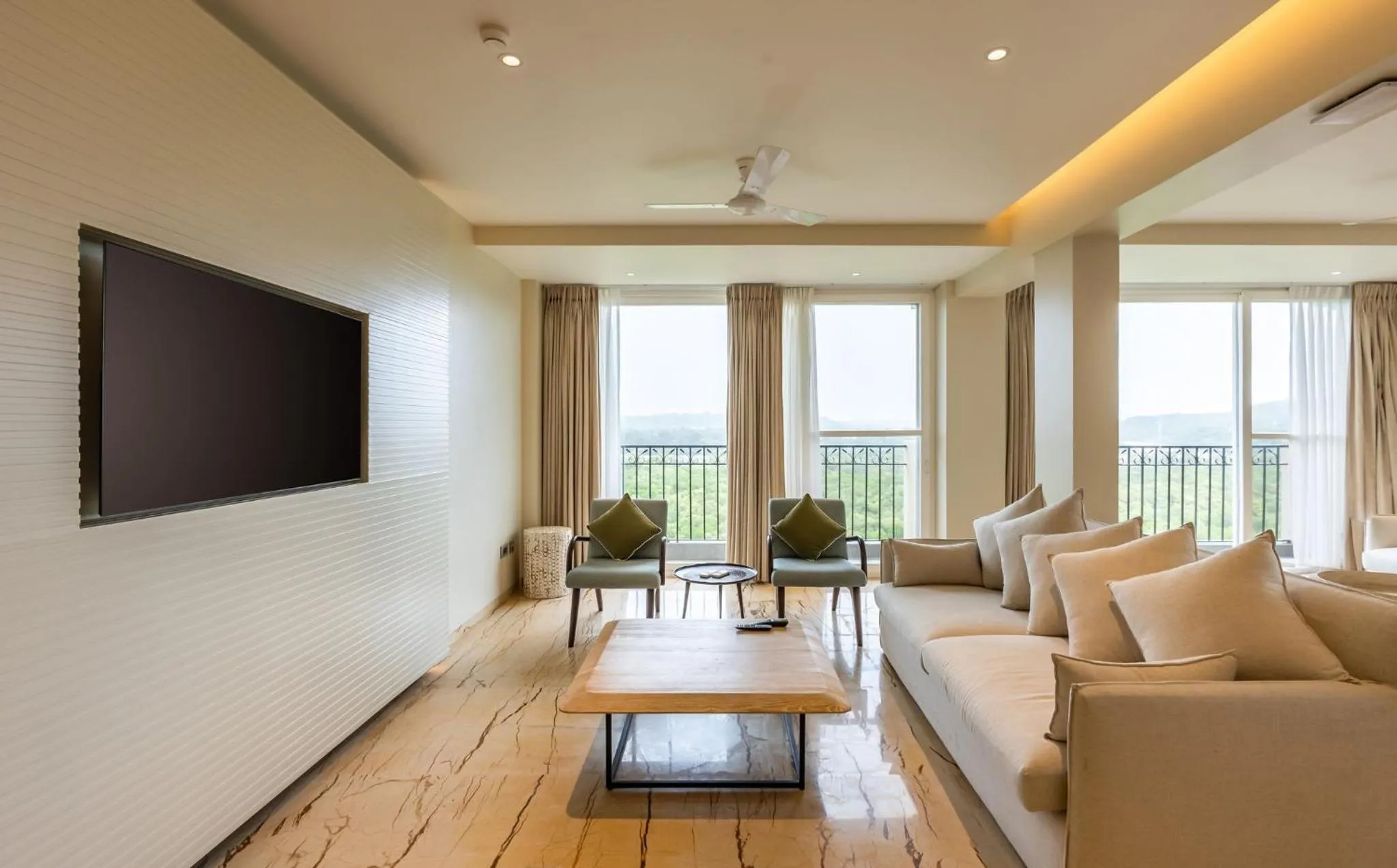 Living room in Holiday Inn Goa Candolim