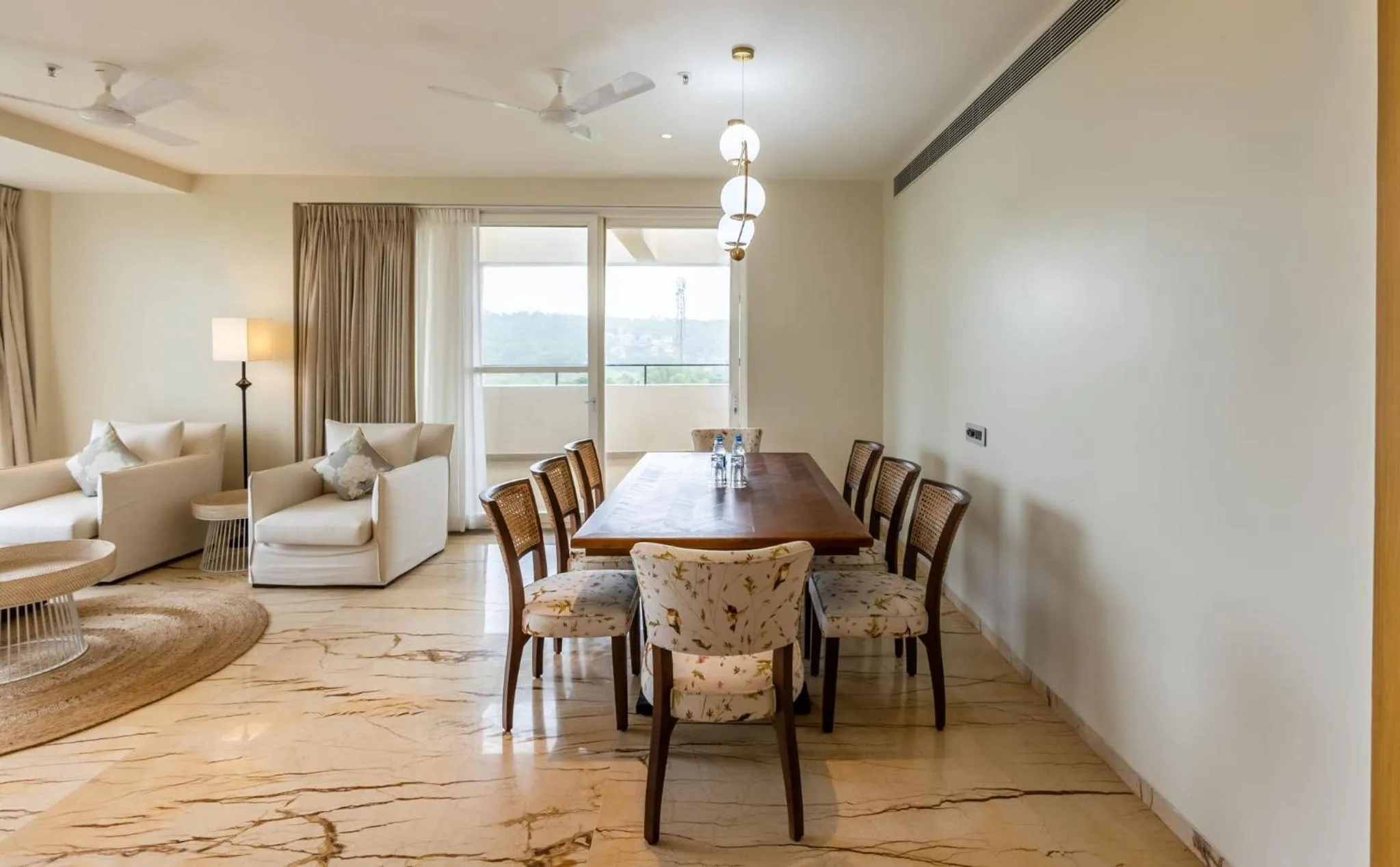 Bedroom in Holiday Inn Goa Candolim