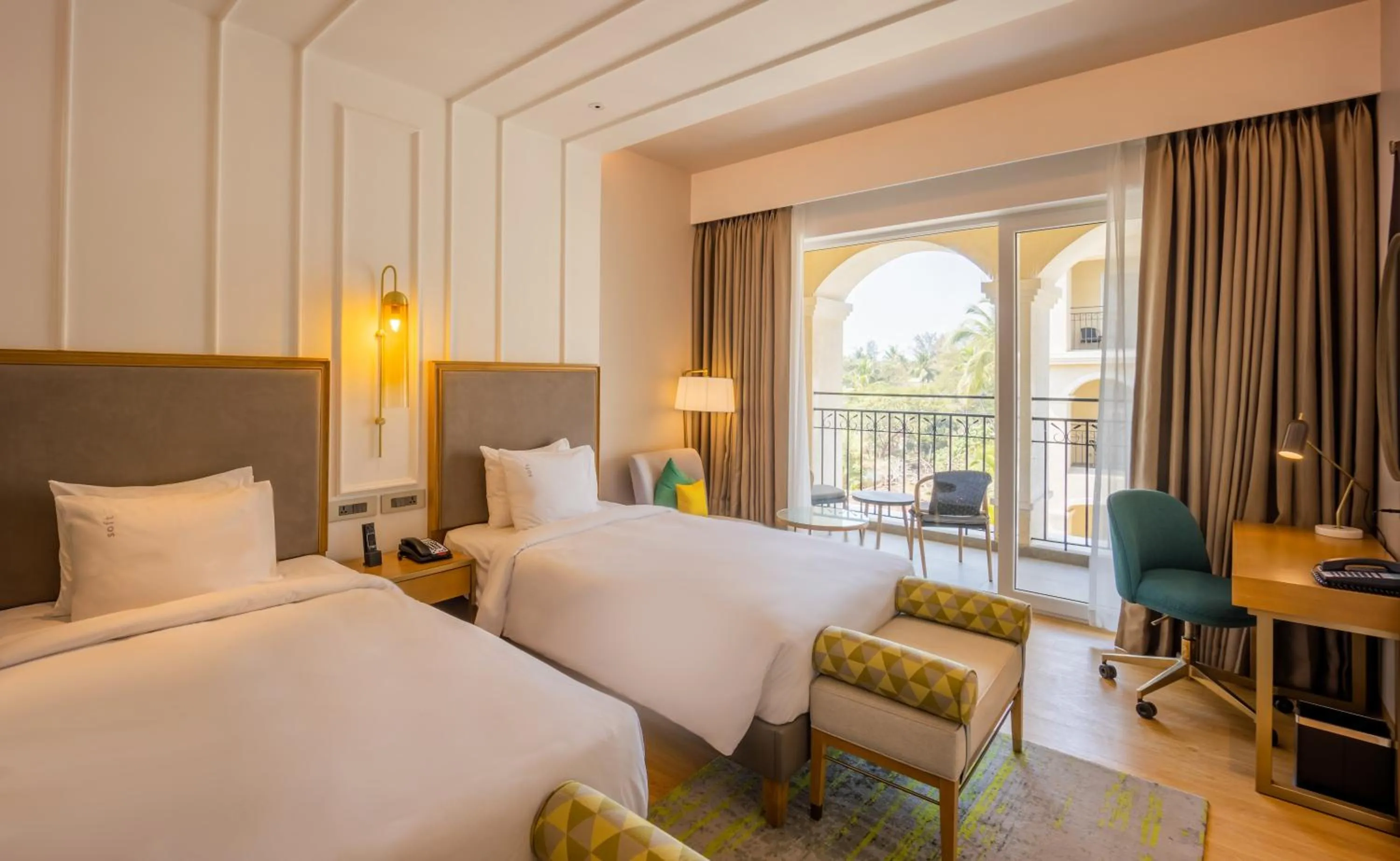 Photo of the whole room, Bed in Holiday Inn Goa Candolim