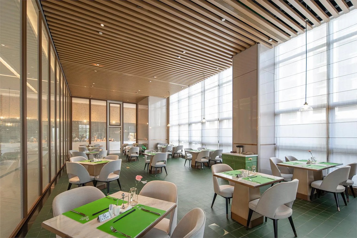 Restaurant/places to eat in Holiday Inn Fuyang by IHG