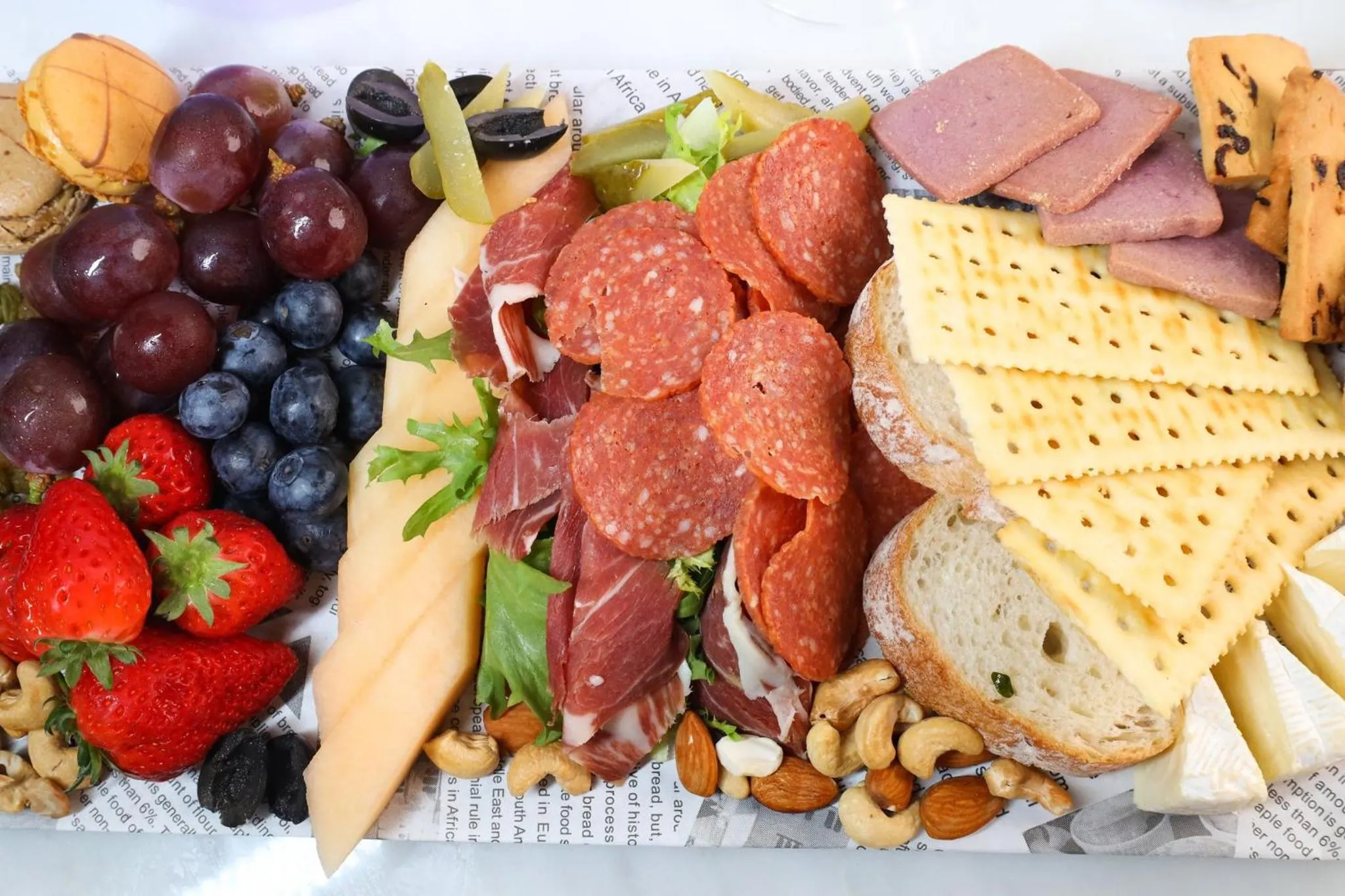 Lounge or bar in Holiday Inn Fuyang by IHG