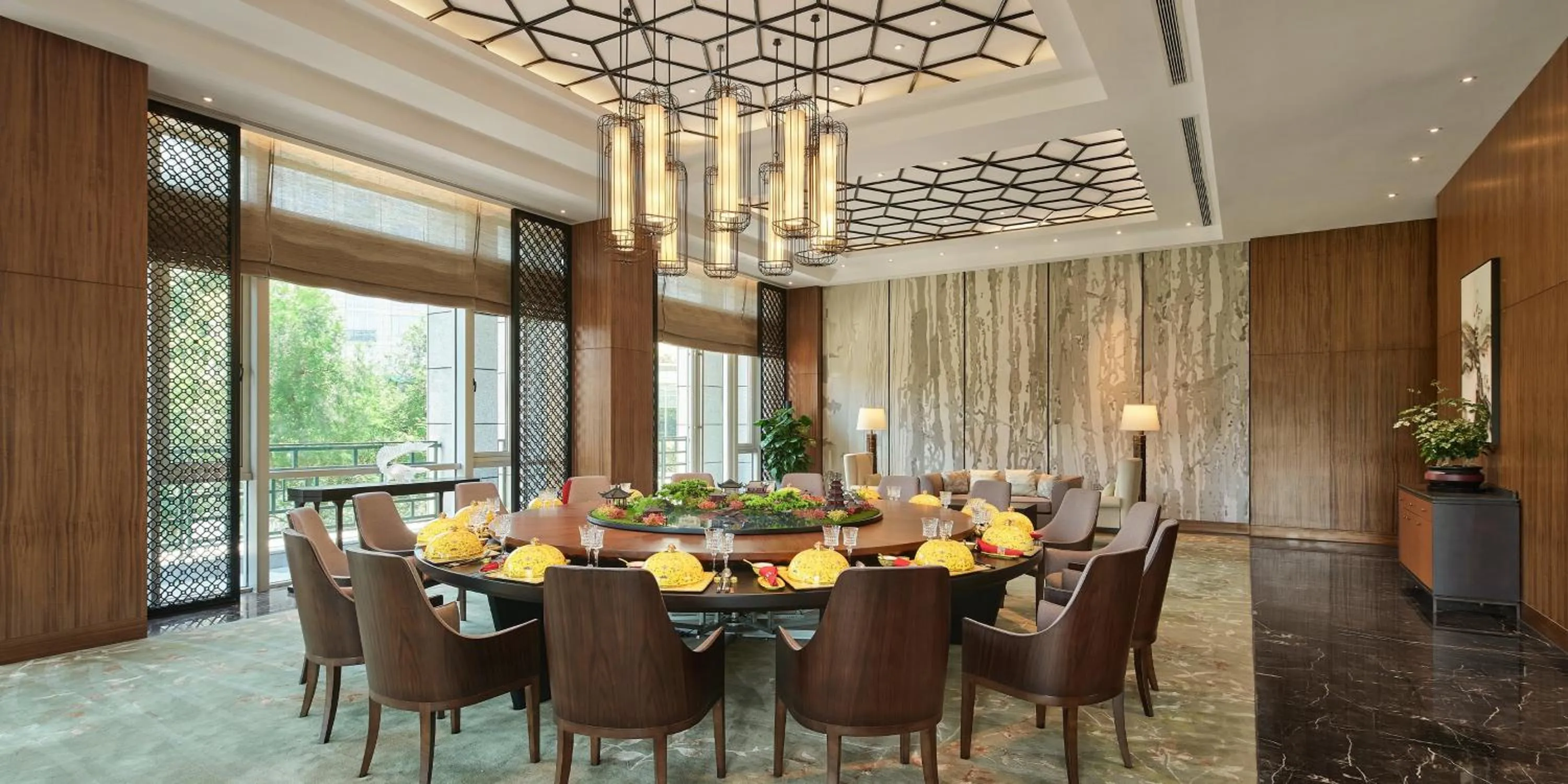 Restaurant/places to eat in HUALUXE Ningbo Harbor City