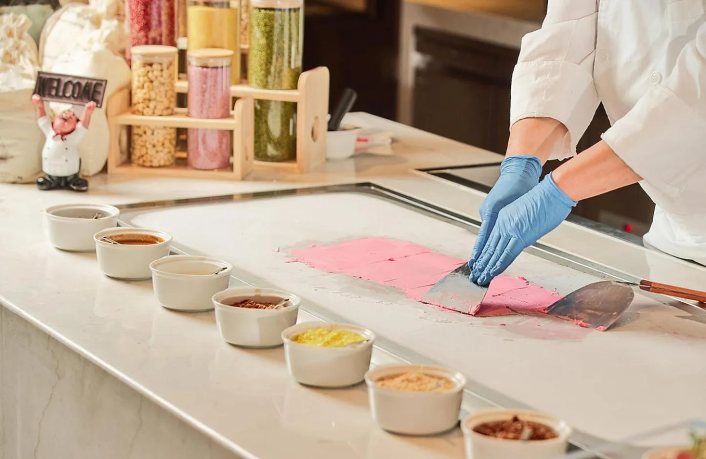 Restaurant/places to eat in HUALUXE Ningbo Harbor City