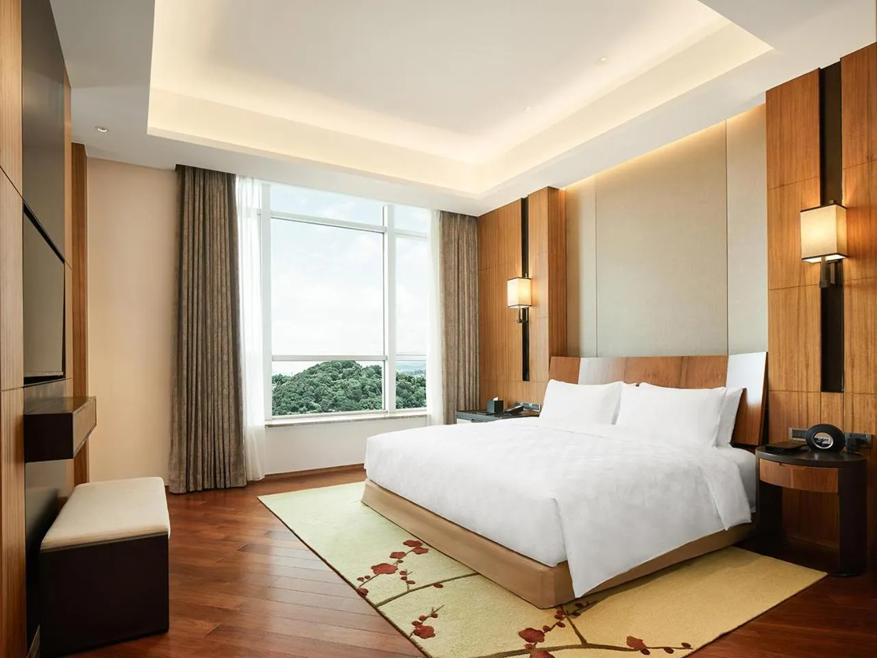 Bedroom, Bed in HUALUXE Ningbo Harbor City