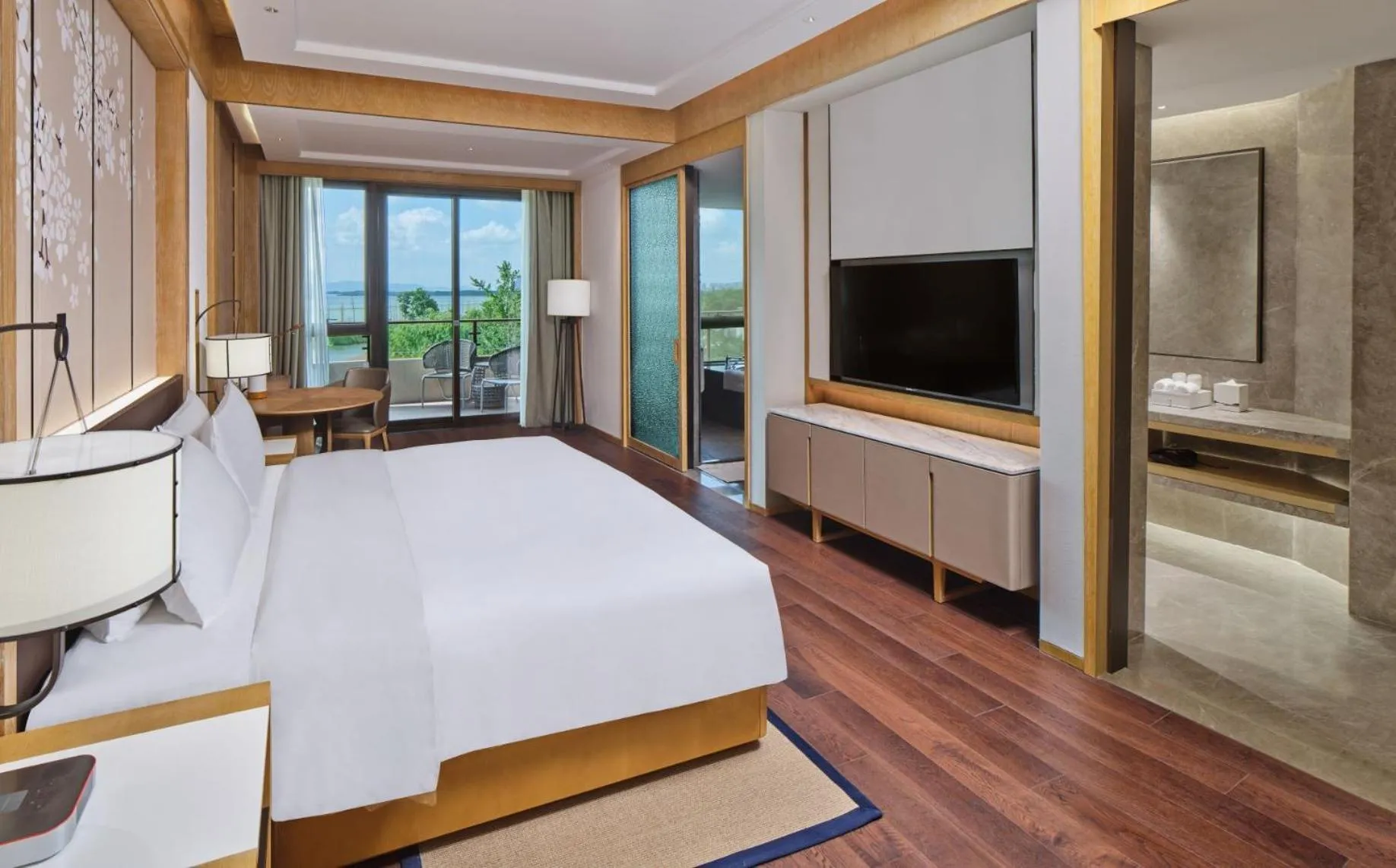 Bed in HUALUXE Suzhou Bay Hot Spring Resort