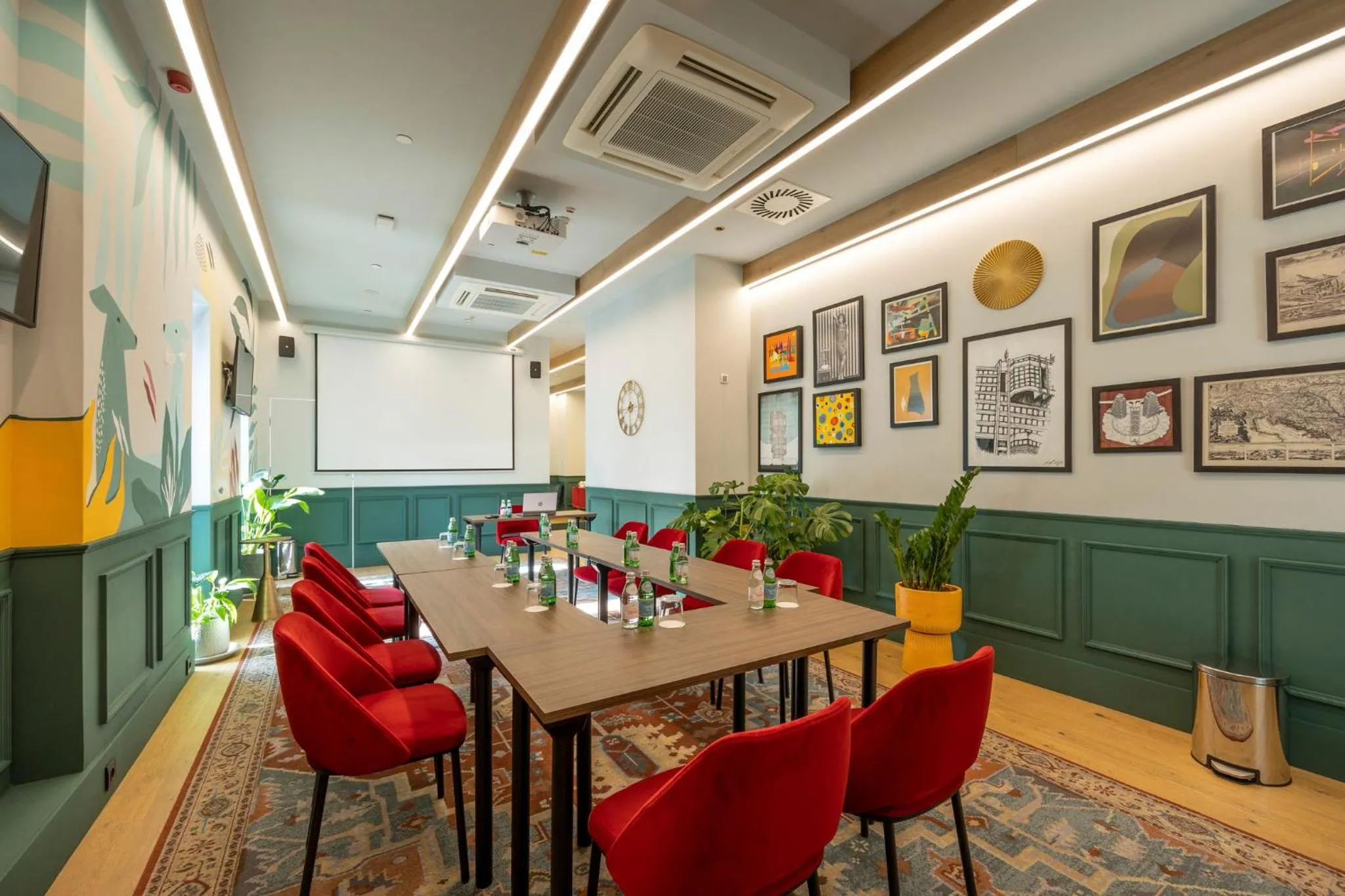 Meeting/conference room in Hotel Indigo Belgrade by IHG