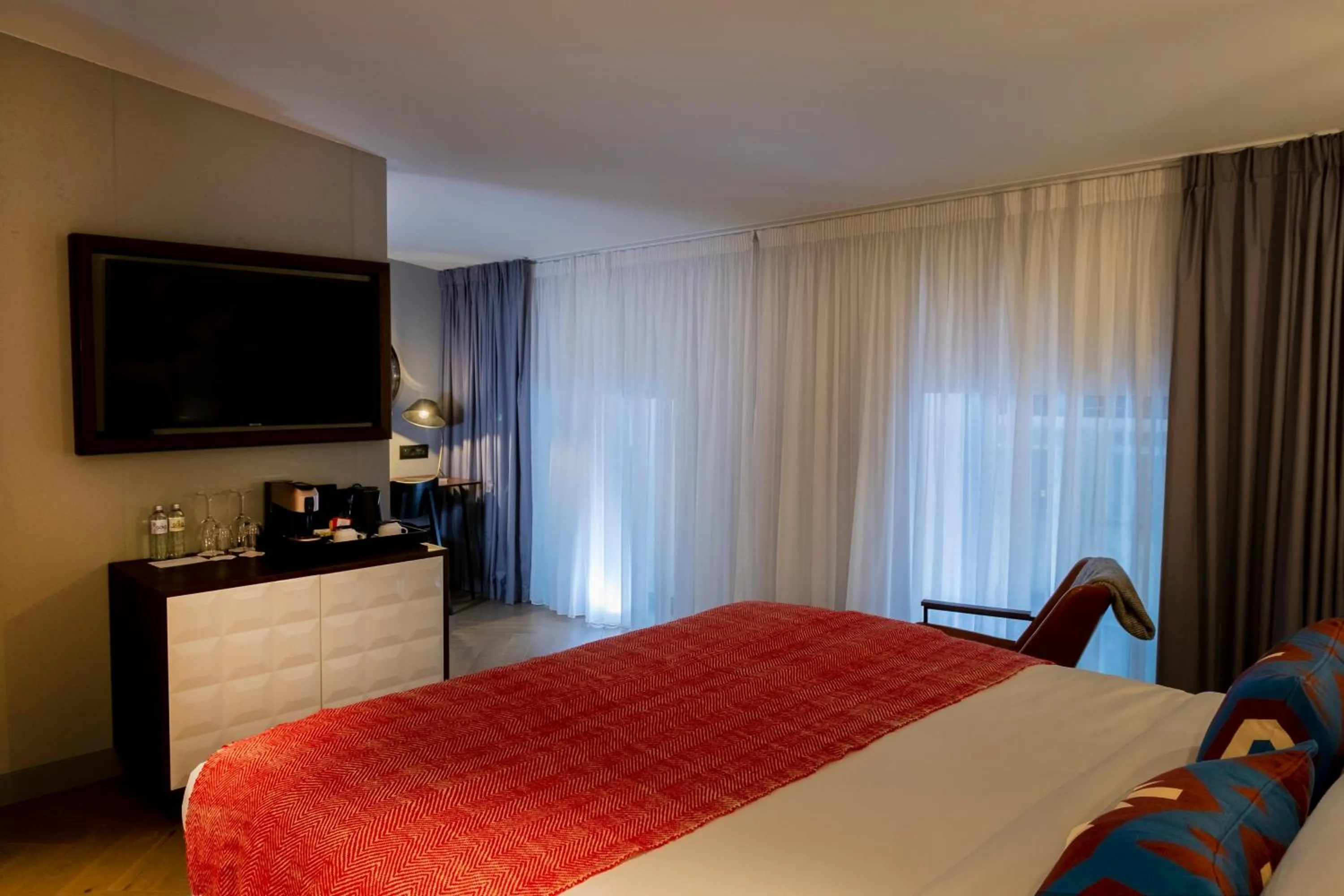 Photo of the whole room, Bed in Hotel Indigo Belgrade by IHG