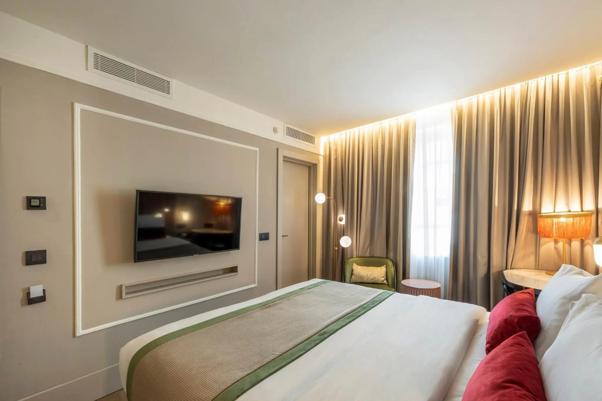 Photo of the whole room, Bed in Hotel Indigo Belgrade by IHG