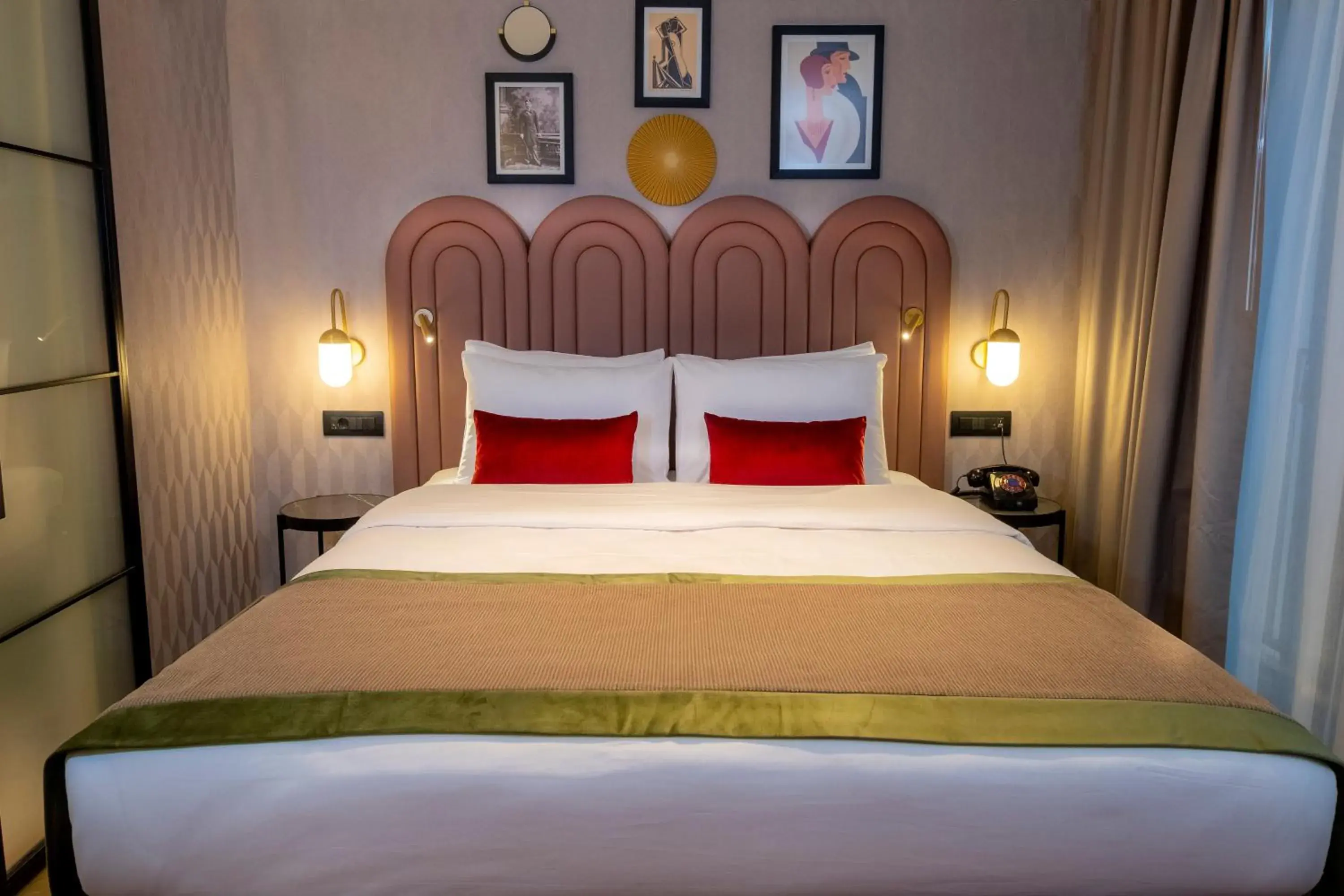 Queen Room - Hearing Accessible in Hotel Indigo Belgrade by IHG Queen Room - Hearing Accessible in Hotel Indigo Belgrade by IHG