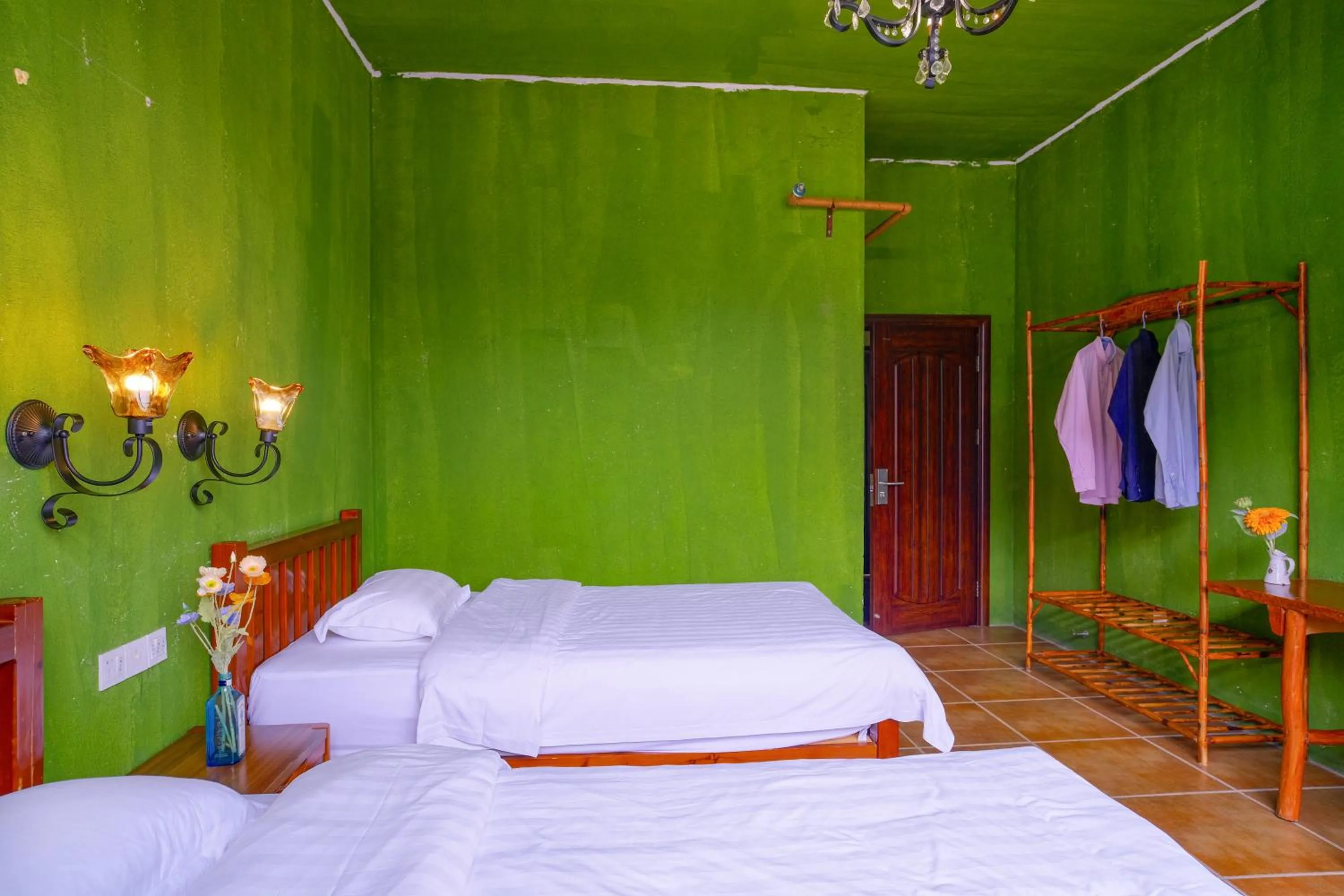 On site, Bed in YangShuo Eden Inn