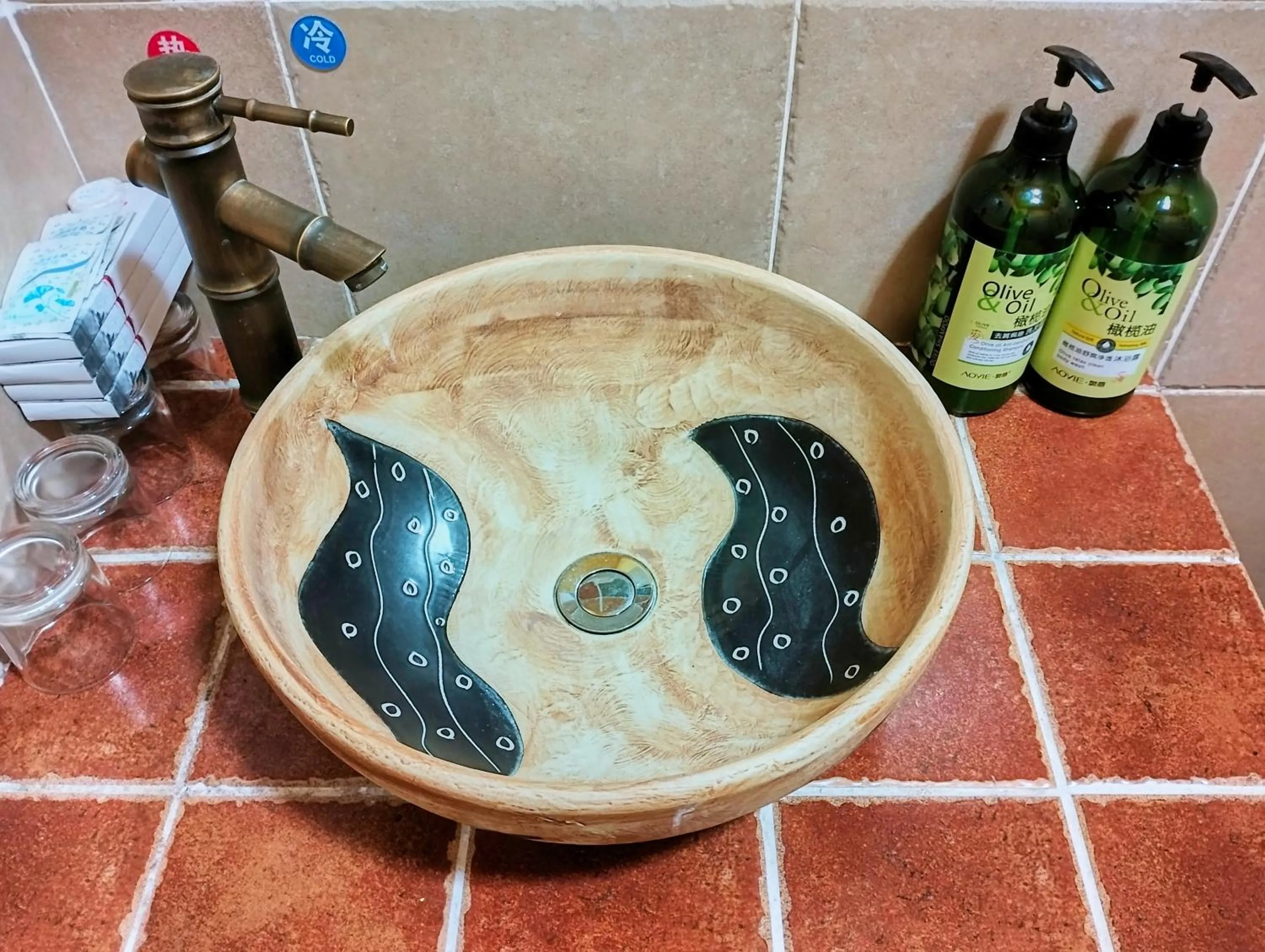 Bathroom in YangShuo Eden Inn