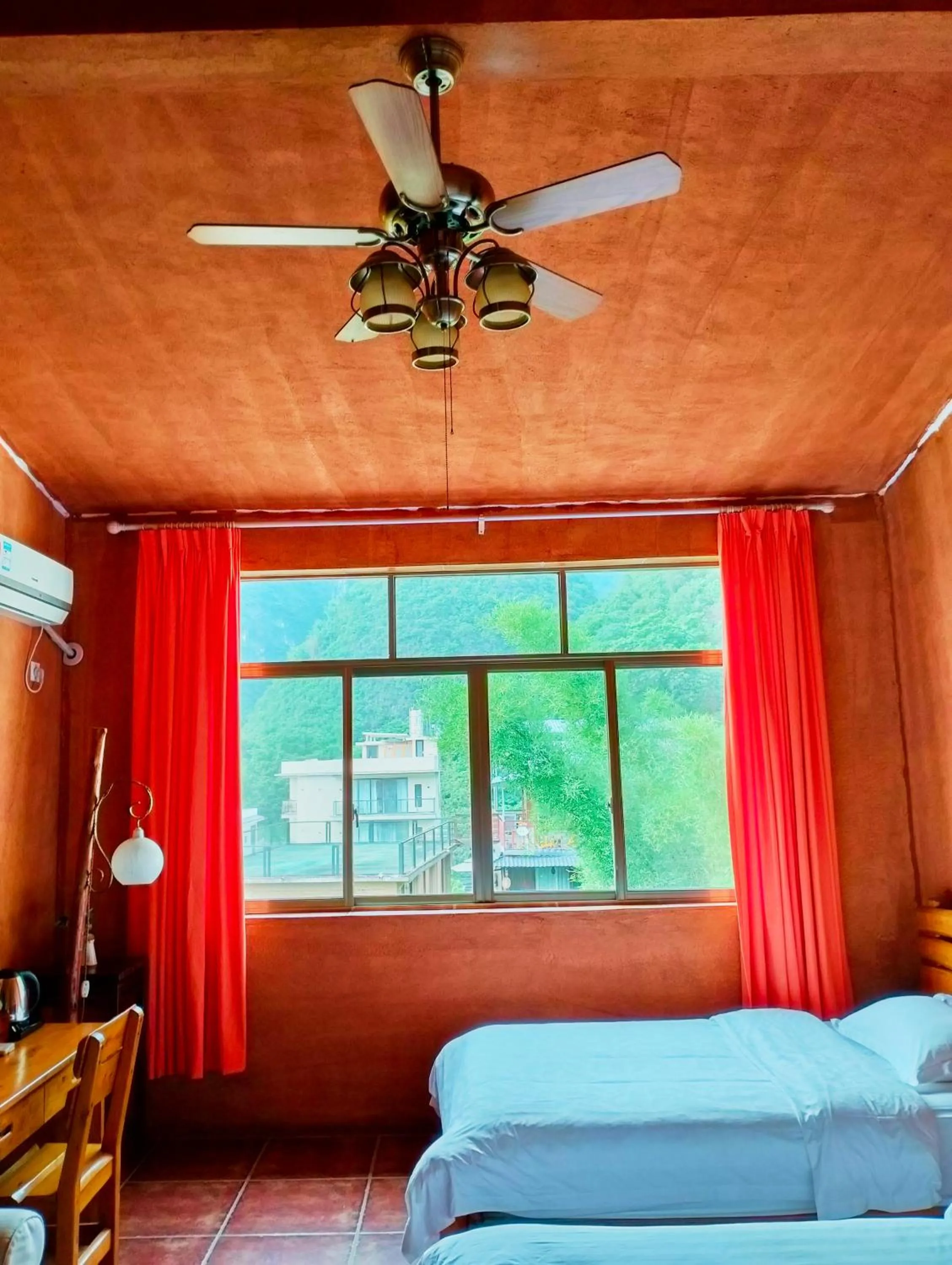 Bed in YangShuo Eden Inn