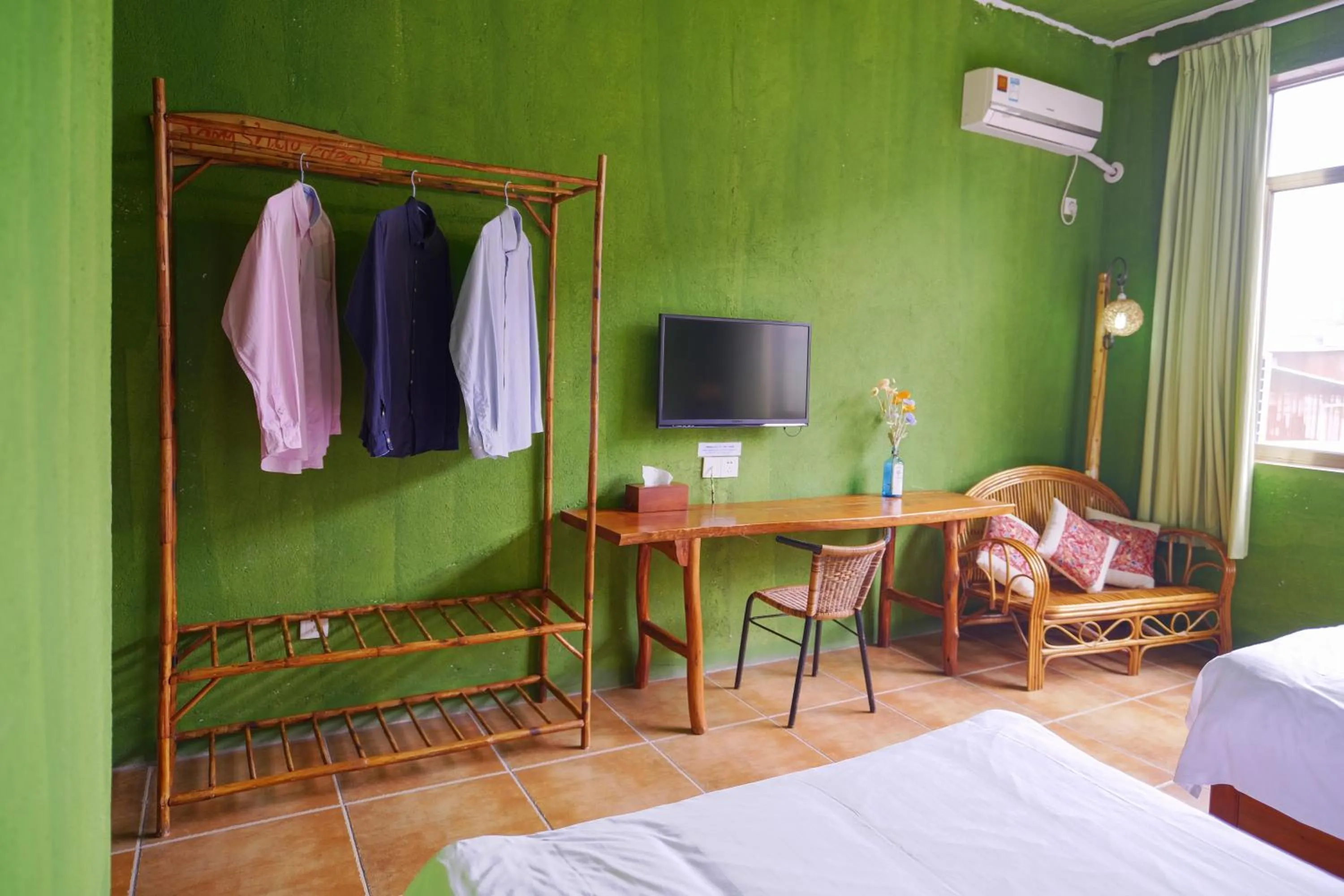 On site, Bed in YangShuo Eden Inn