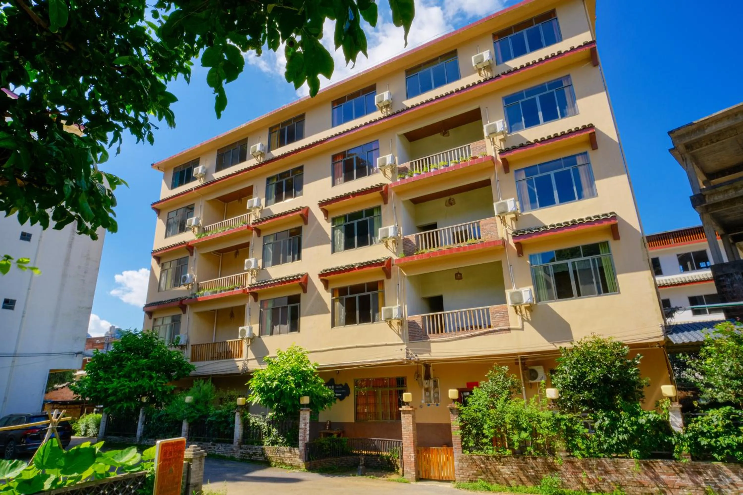 Property building in YangShuo Eden Inn