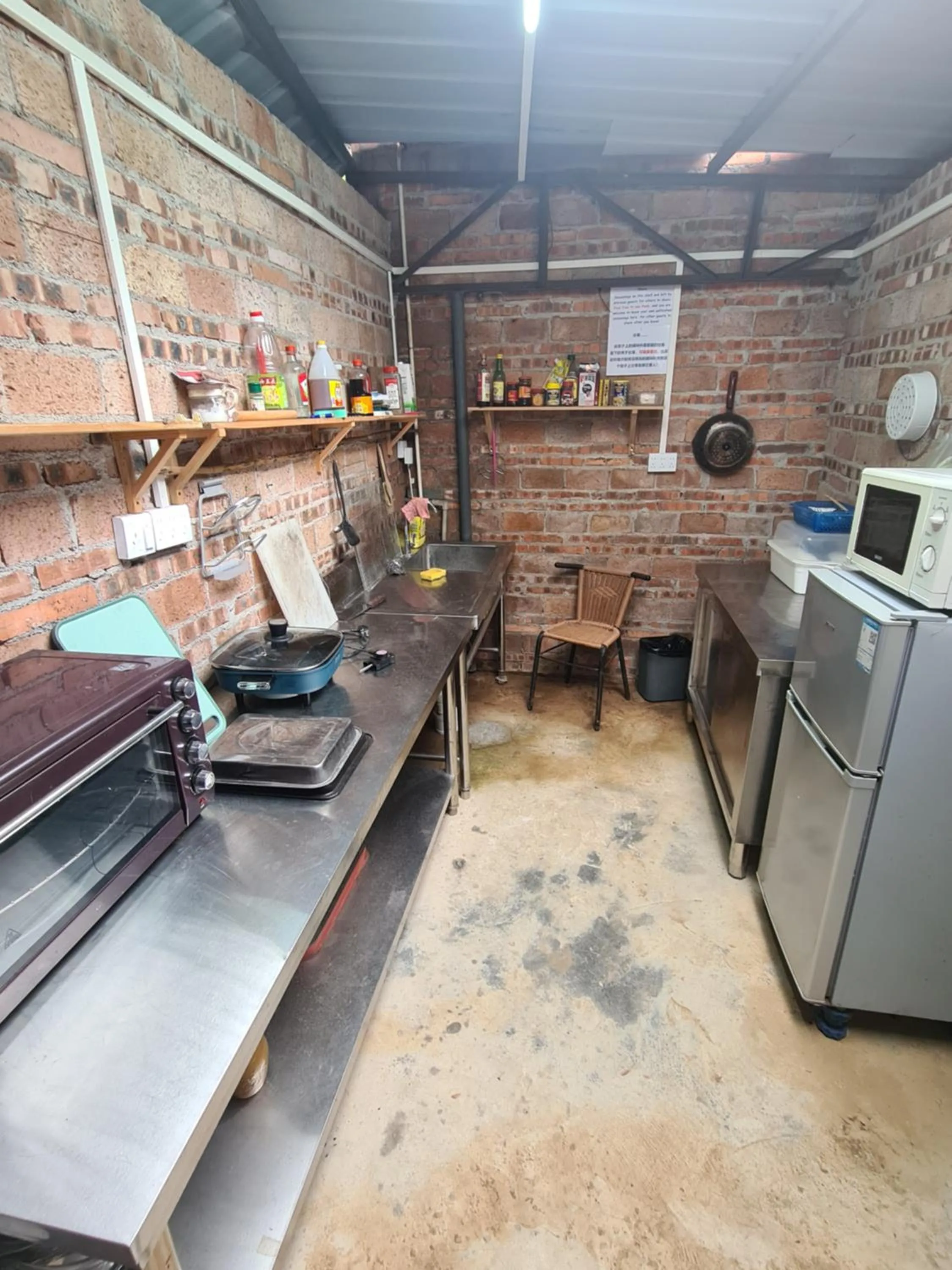 Kitchen or kitchenette in YangShuo Eden Inn