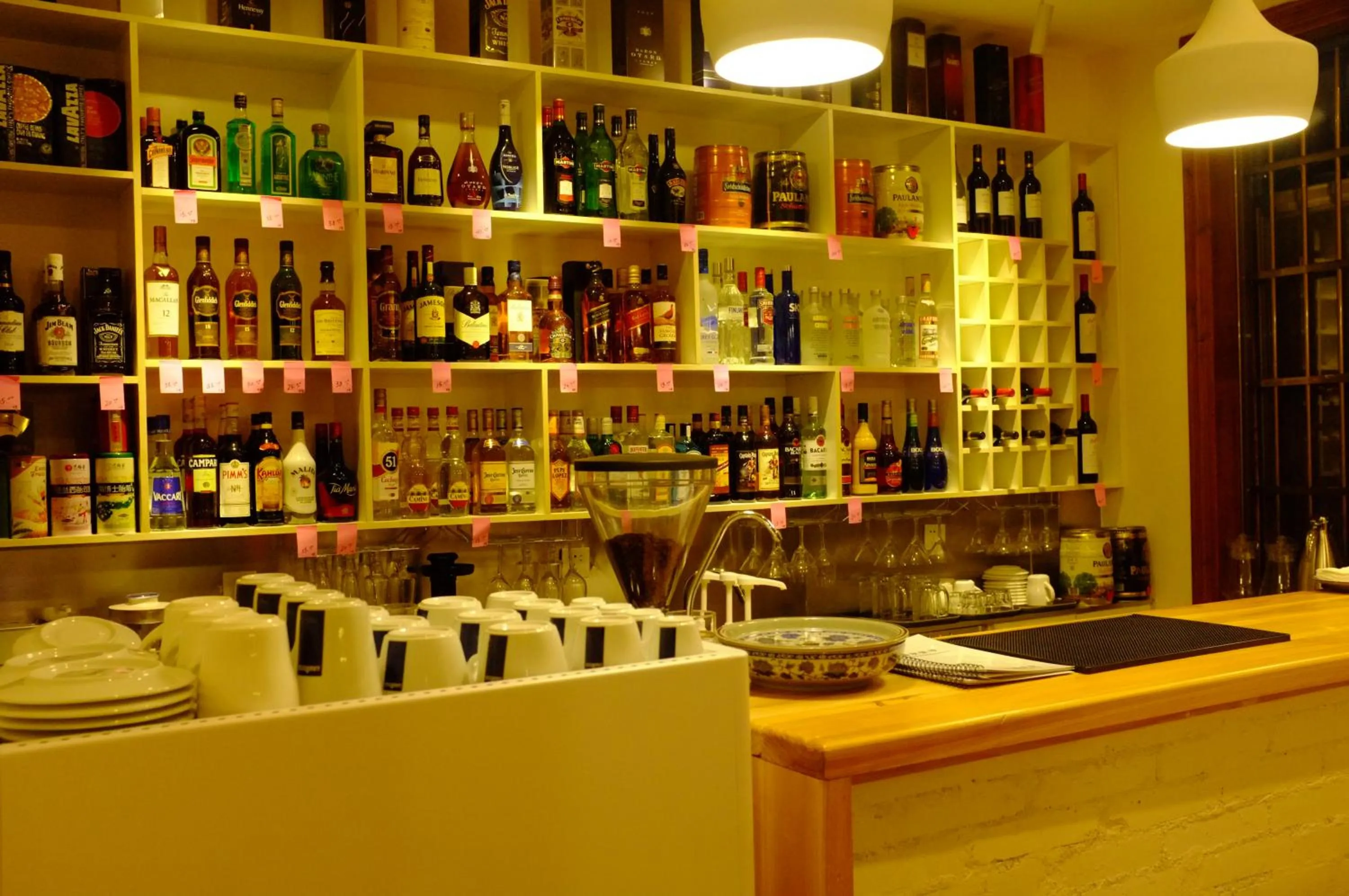 Lounge or bar in YangShuo Eden Inn